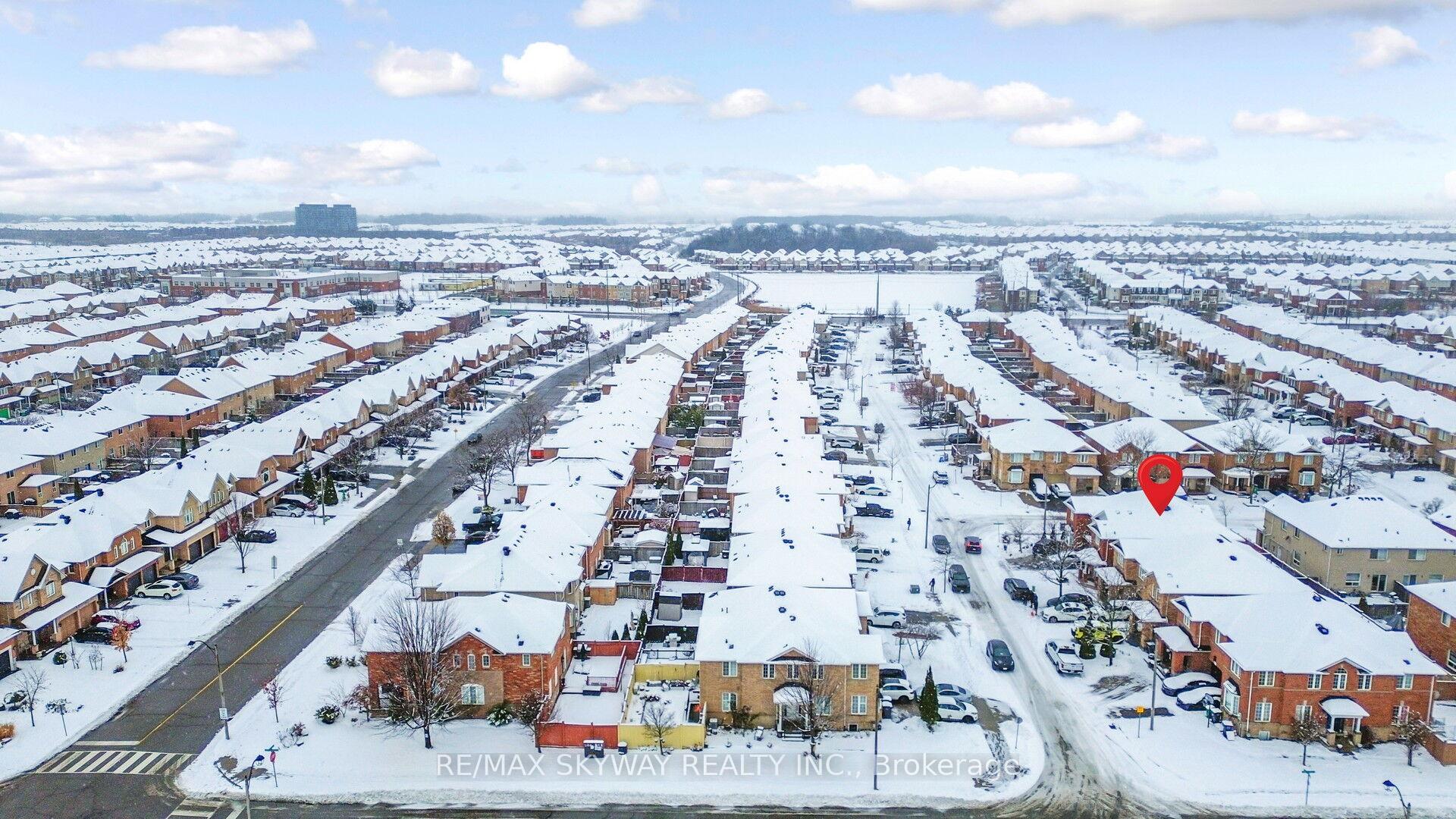 Photo 47 of 8 Hollingsworth Circle, Brampton, Fletcher's Meadow — HOMEH