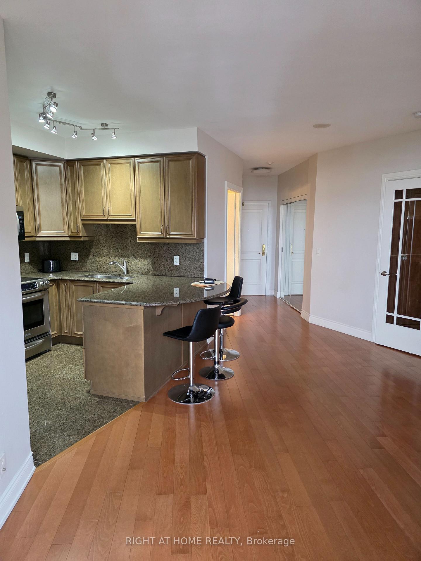 Front of Unit 909, 9225 Jane Street