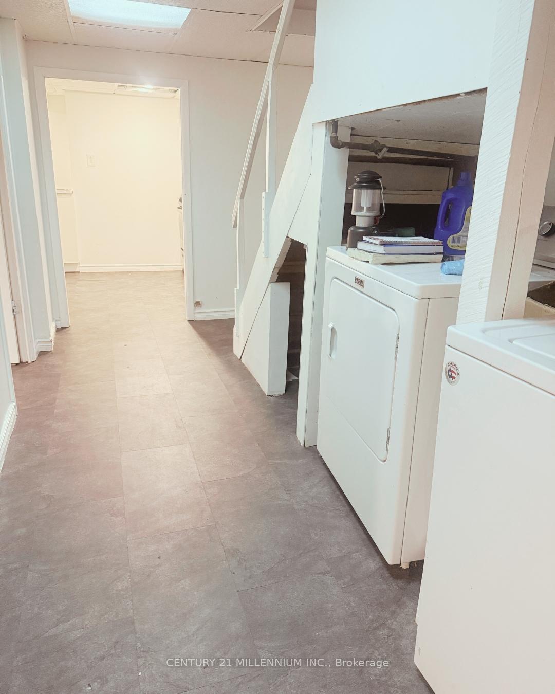 Photo 5 of 237 Balsam Avenue S, Hamilton, Blakeley — HOMEH