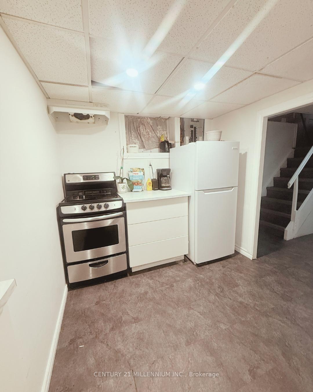 Photo 9 of 237 Balsam Avenue S, Hamilton, Blakeley — HOMEH