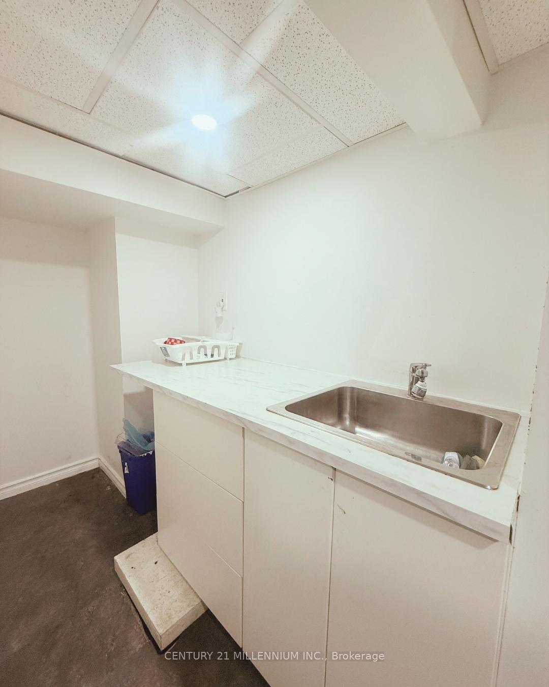 Photo 10 of 237 Balsam Avenue S, Hamilton, Blakeley — HOMEH