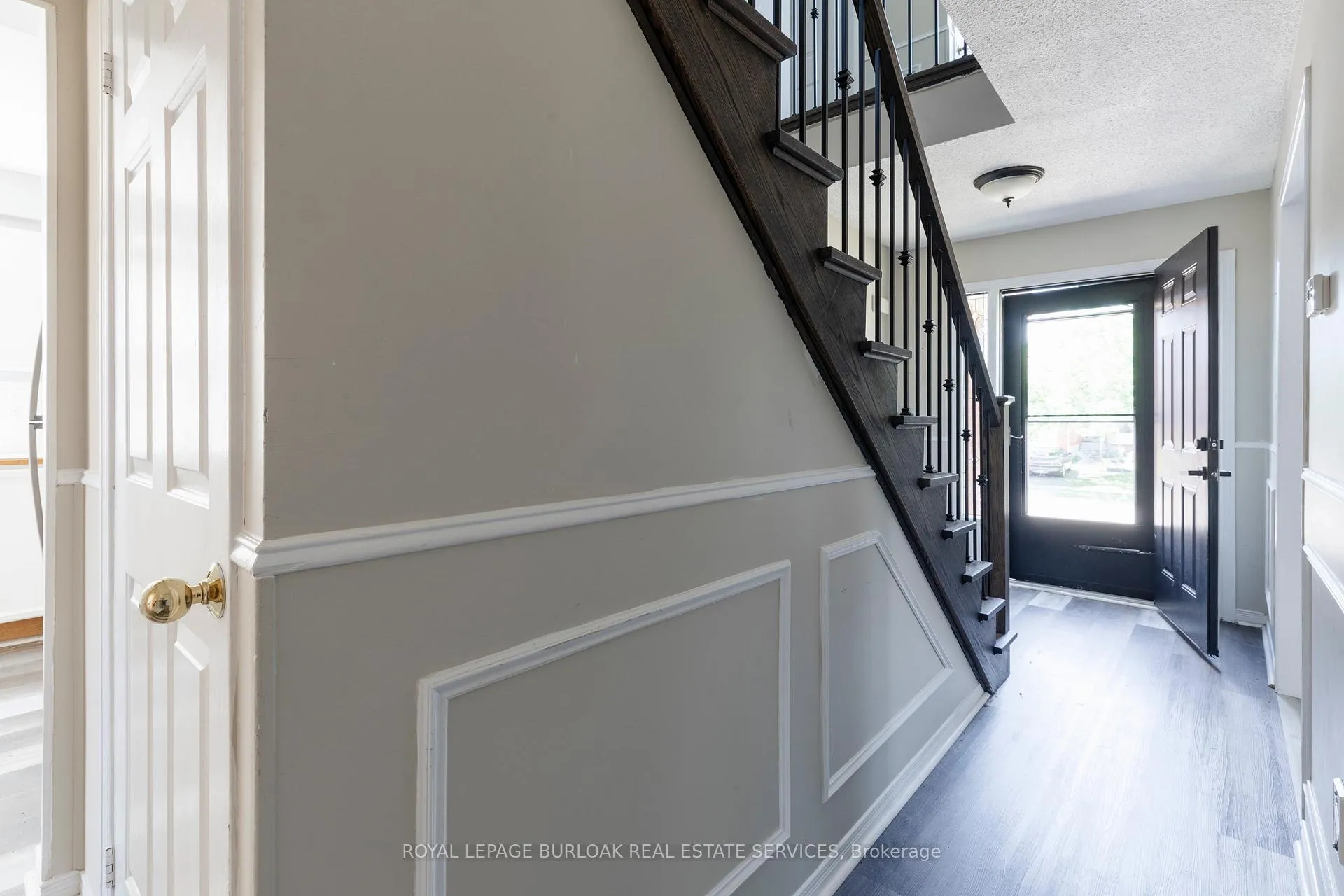 Photo 32 of 128 Brian Boulevard, Hamilton, Waterdown — HOMEH