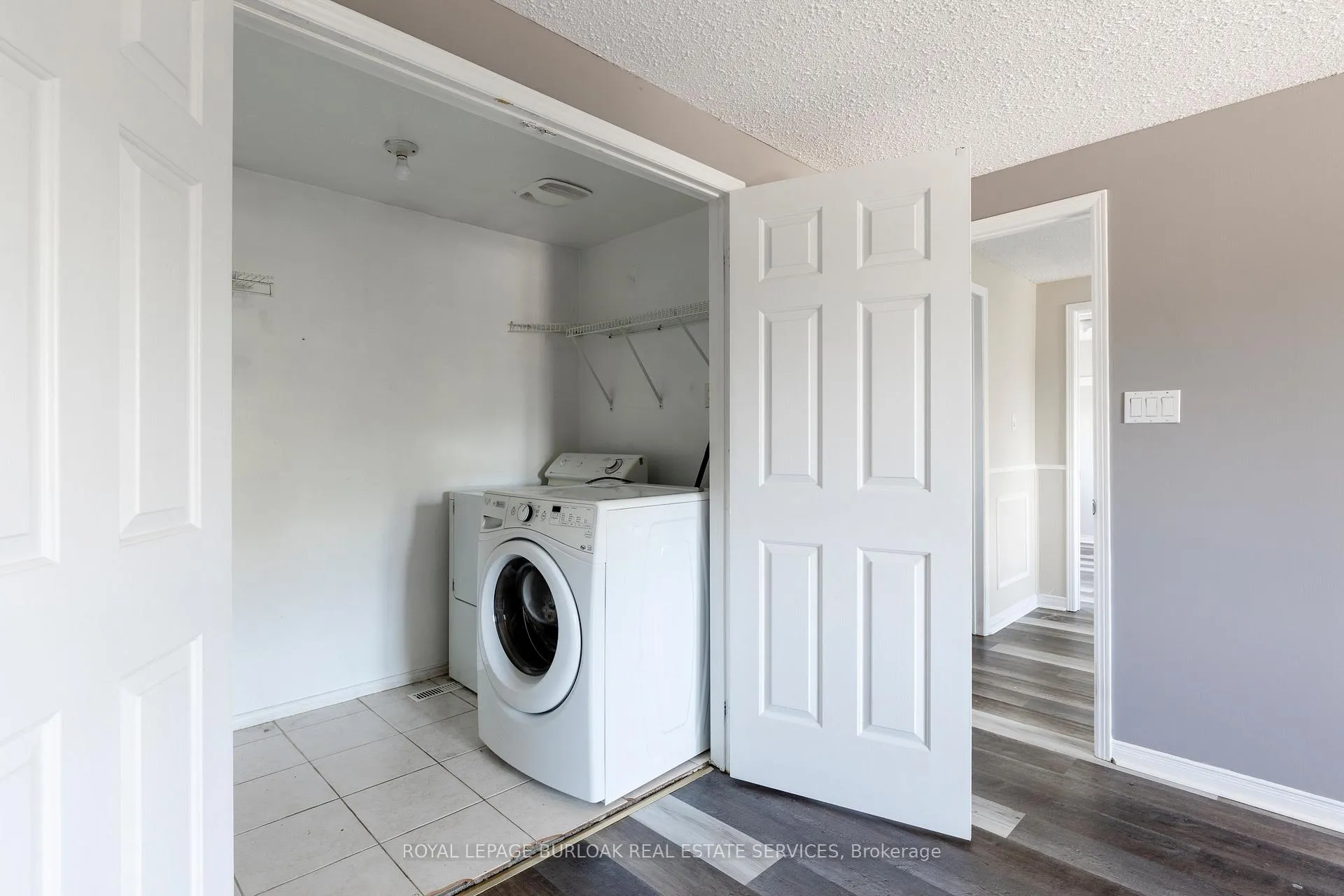 Photo 96 of 128 Brian Boulevard, Hamilton, Waterdown — HOMEH