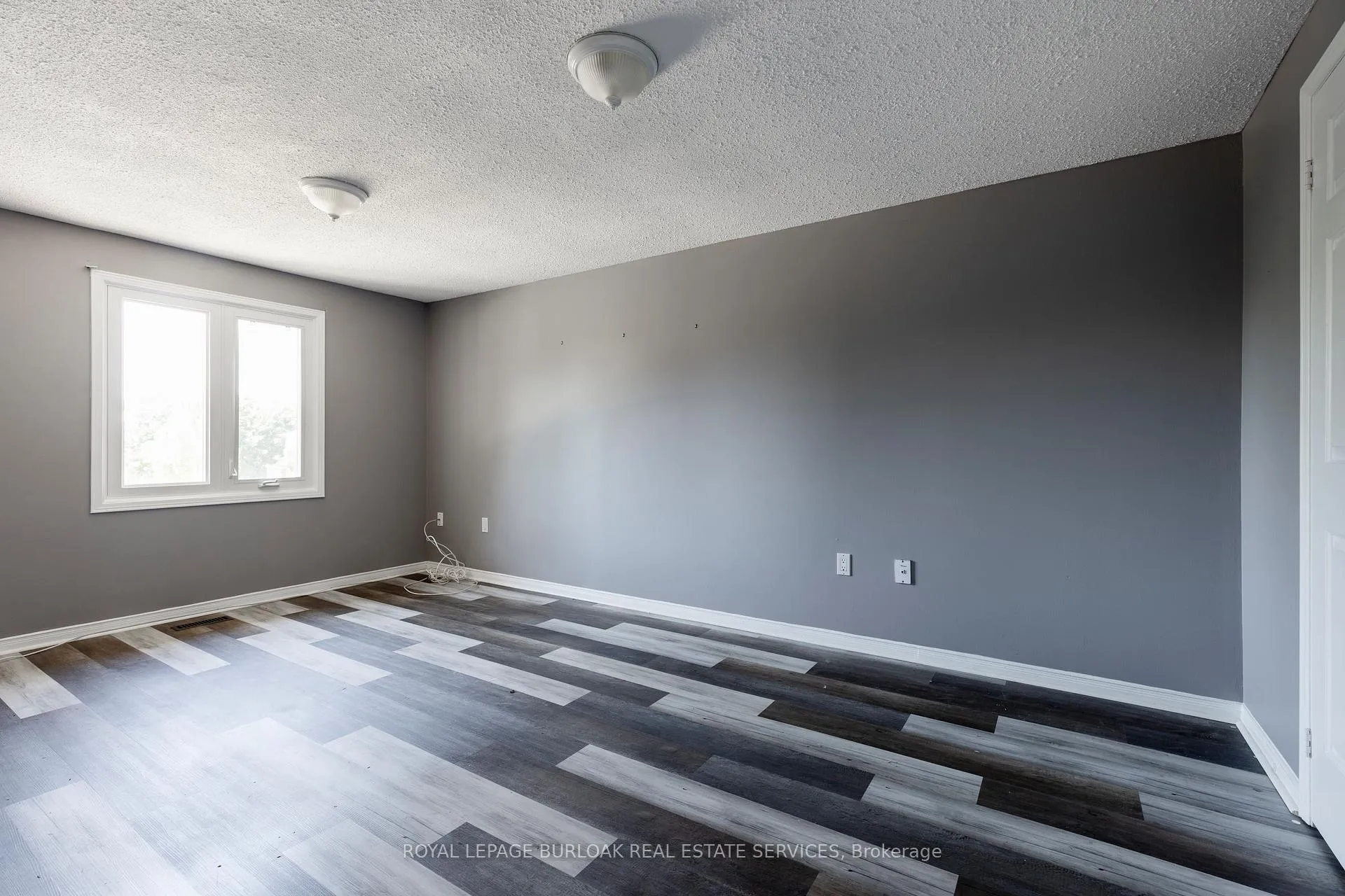 Photo 104 of 128 Brian Boulevard, Hamilton, Waterdown — HOMEH