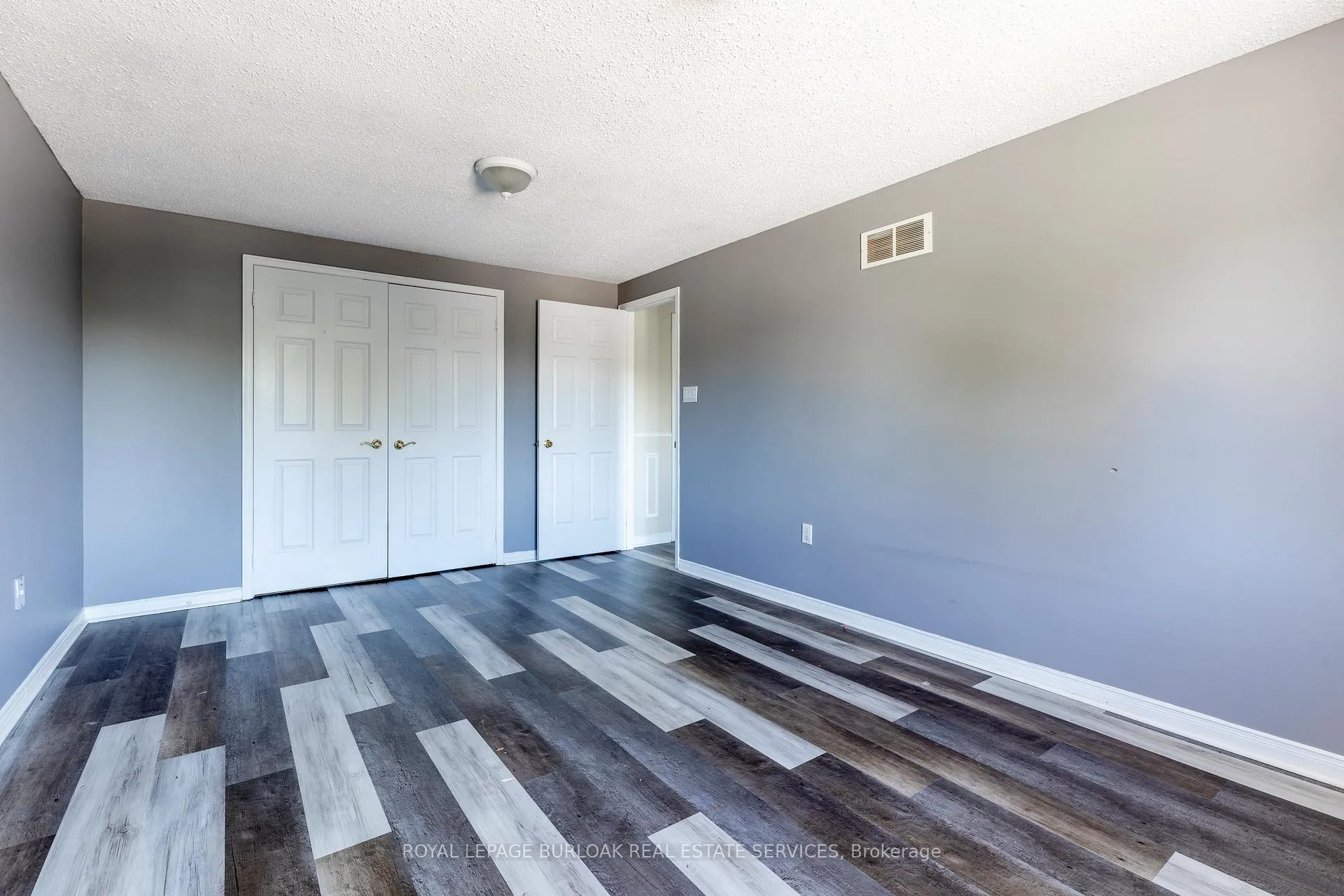 Photo 106 of 128 Brian Boulevard, Hamilton, Waterdown — HOMEH