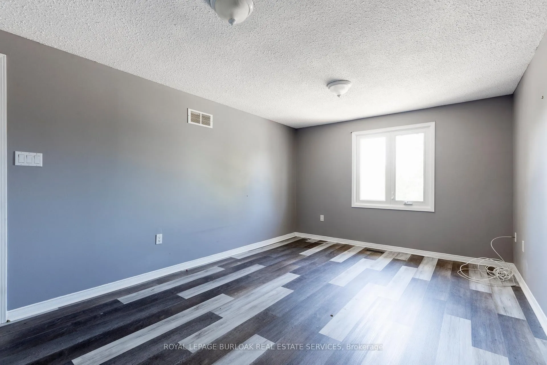 Photo 113 of 128 Brian Boulevard, Hamilton, Waterdown — HOMEH