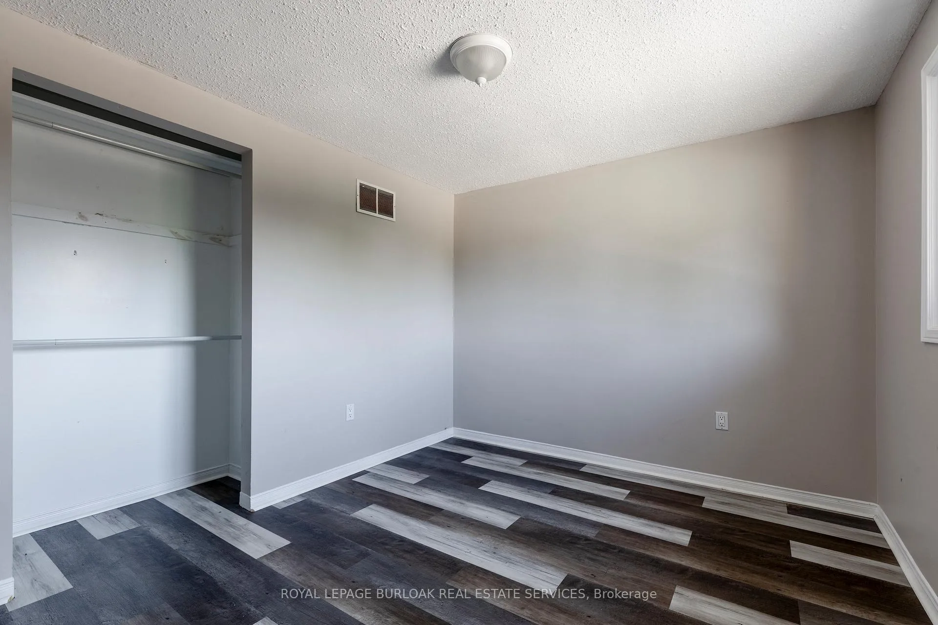 Photo 128 of 128 Brian Boulevard, Hamilton, Waterdown — HOMEH