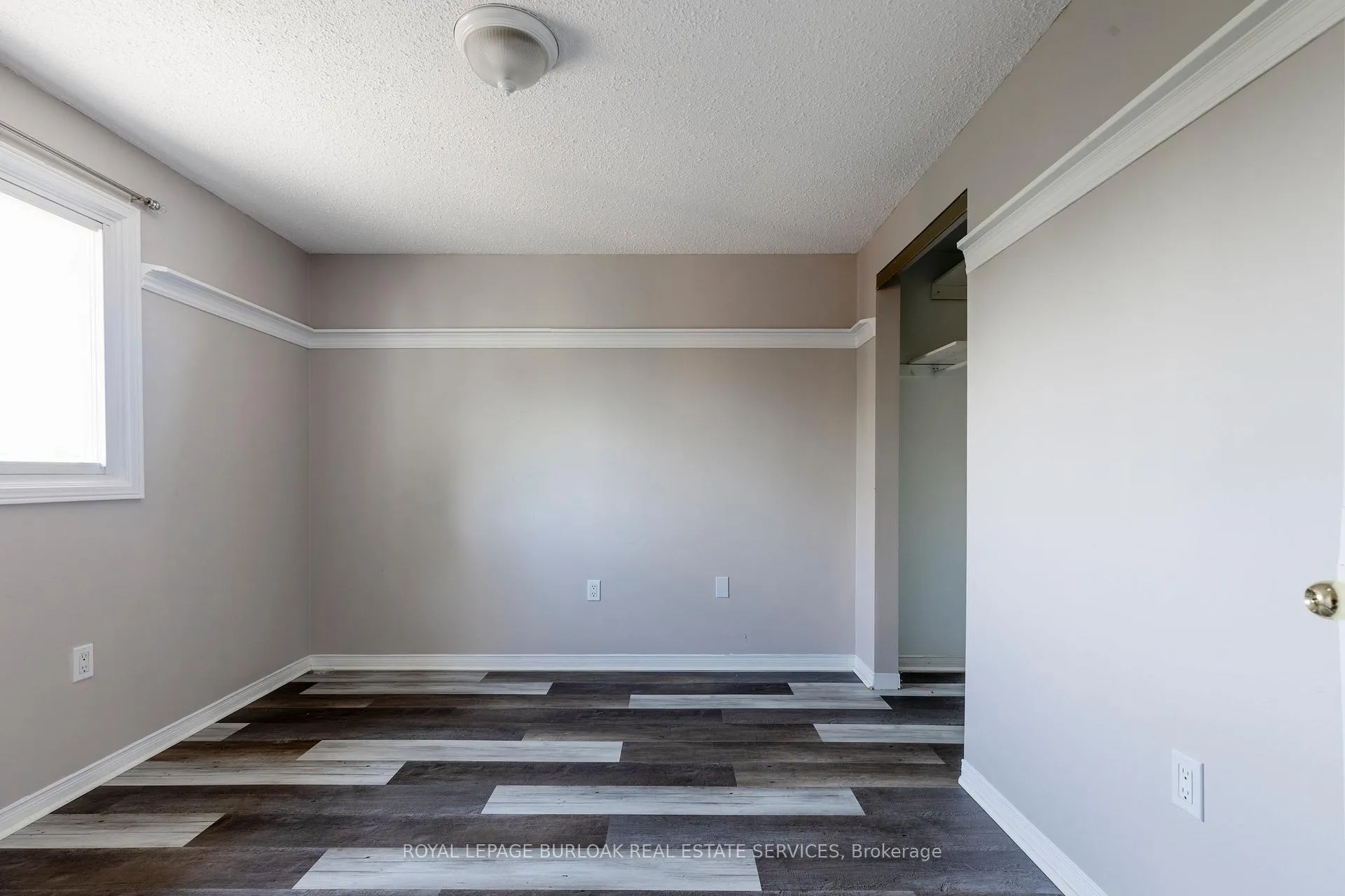 Photo 139 of 128 Brian Boulevard, Hamilton, Waterdown — HOMEH