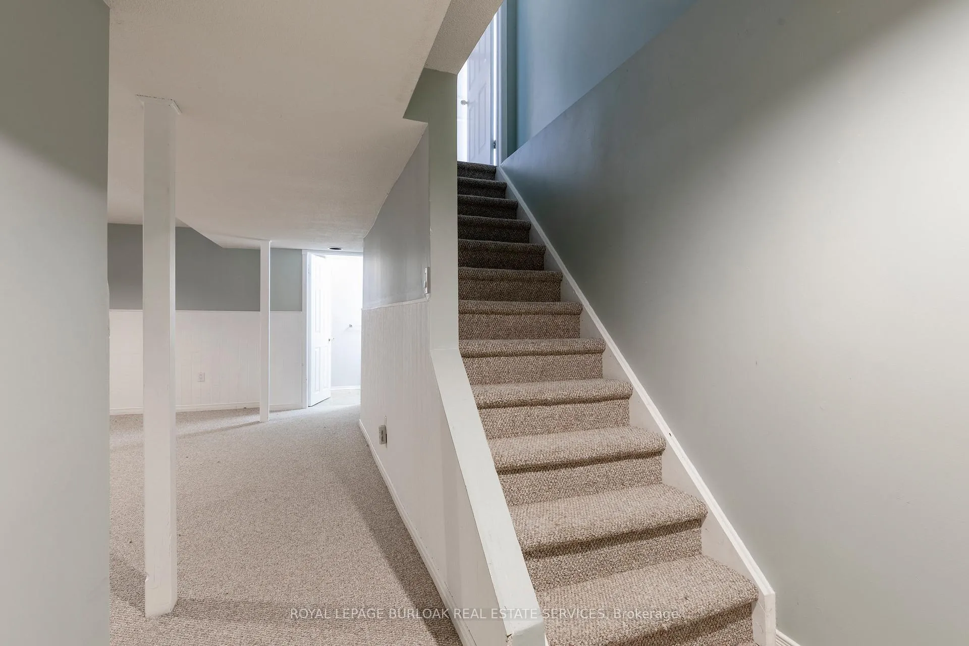 Photo 148 of 128 Brian Boulevard, Hamilton, Waterdown — HOMEH