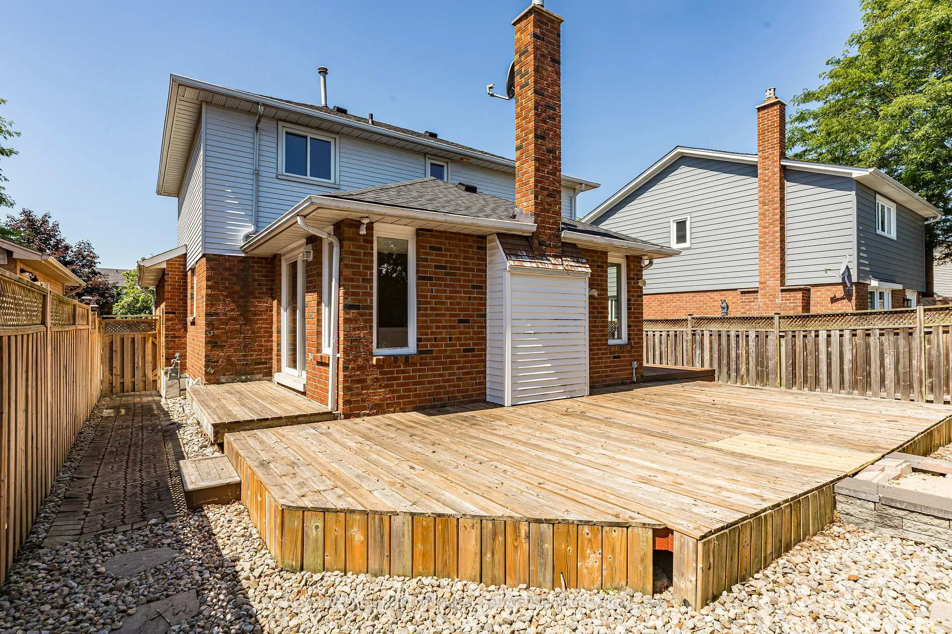 Photo 204 of 128 Brian Boulevard, Hamilton, Waterdown — HOMEH