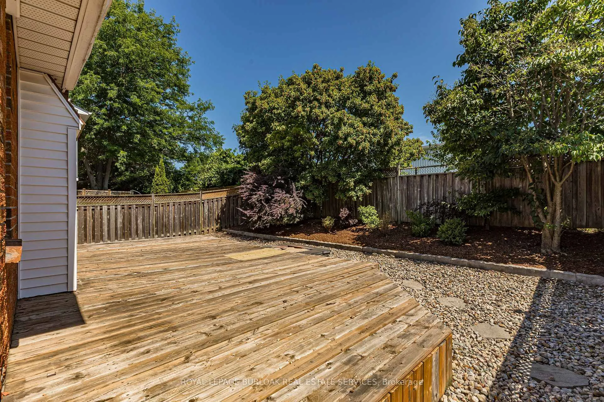 Photo 210 of 128 Brian Boulevard, Hamilton, Waterdown — HOMEH