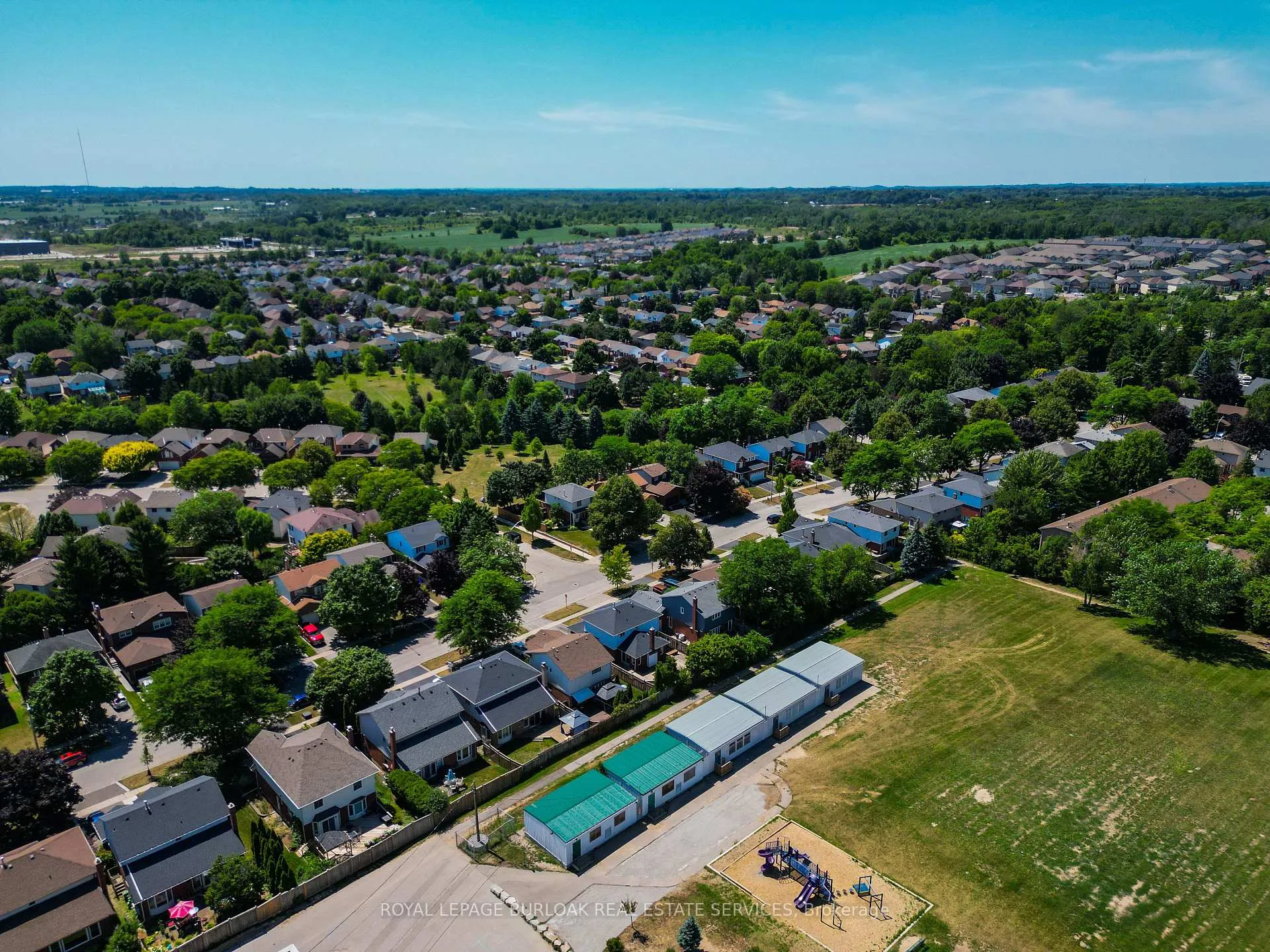 Photo 219 of 128 Brian Boulevard, Hamilton, Waterdown — HOMEH