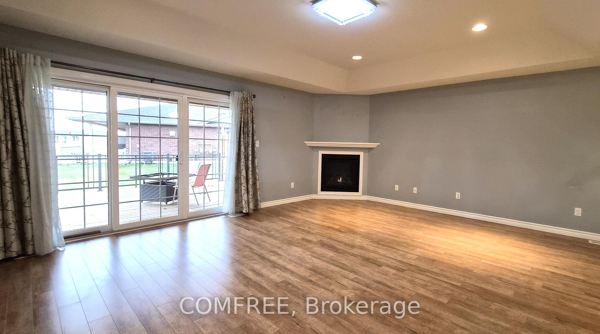Photo 10 of 10219 Beverly Glen Street, Windsor — HOMEH