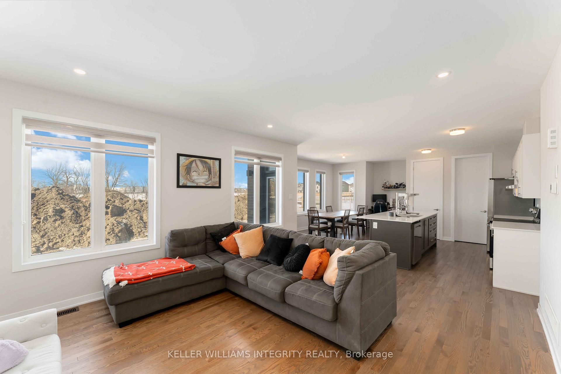 Photo 5 of 216 Conservancy Drive, Ottawa, Barrhaven - Heritage Park — HOMEH