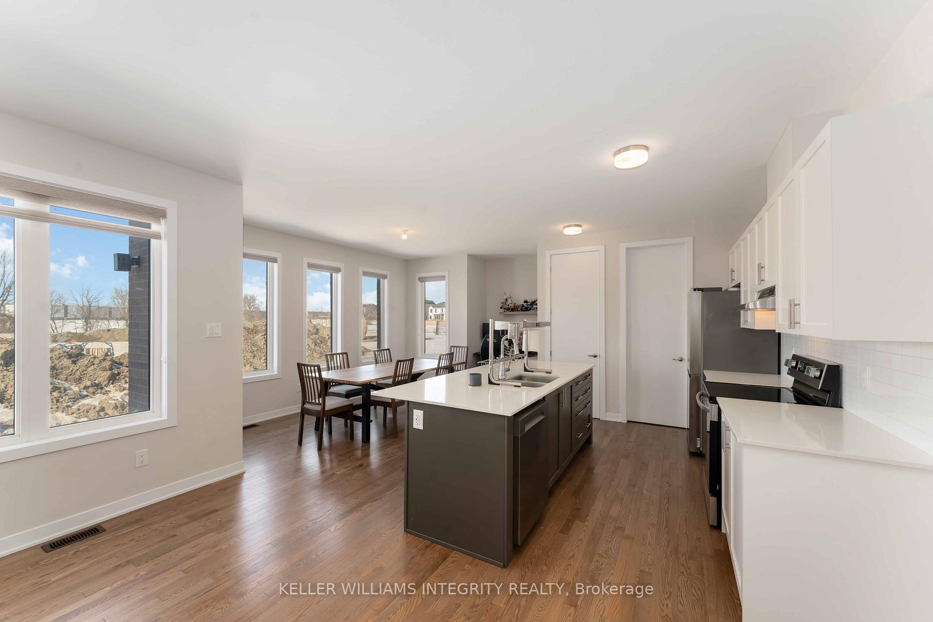 Photo 7 of 216 Conservancy Drive, Ottawa, Barrhaven - Heritage Park — HOMEH