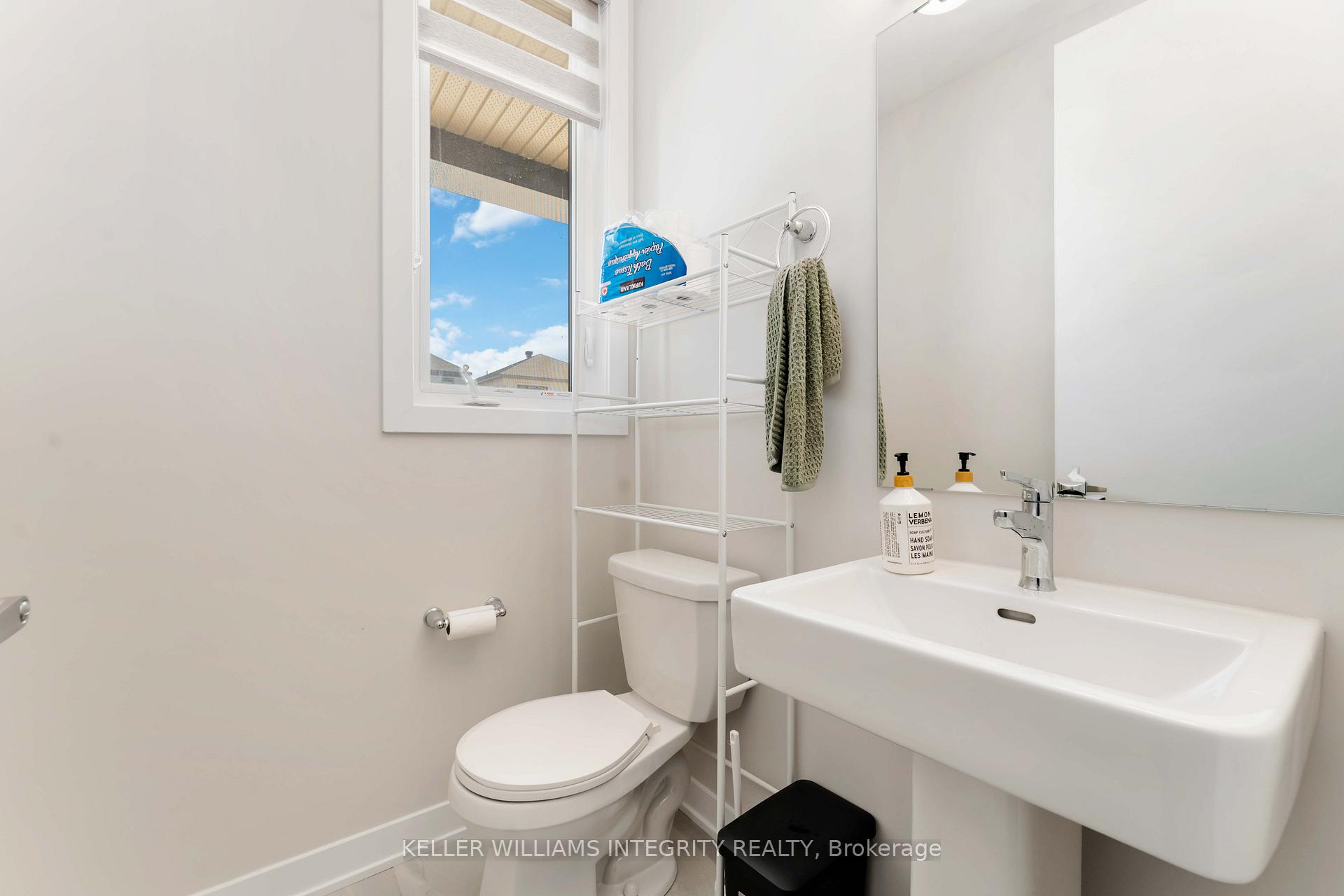 Photo 13 of 216 Conservancy Drive, Ottawa, Barrhaven - Heritage Park — HOMEH