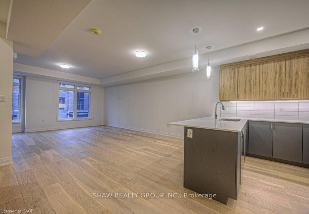 Photo 18 of Unit 8, 258 Hespeler Road, Cambridge, Galt City Centre — HOMEH