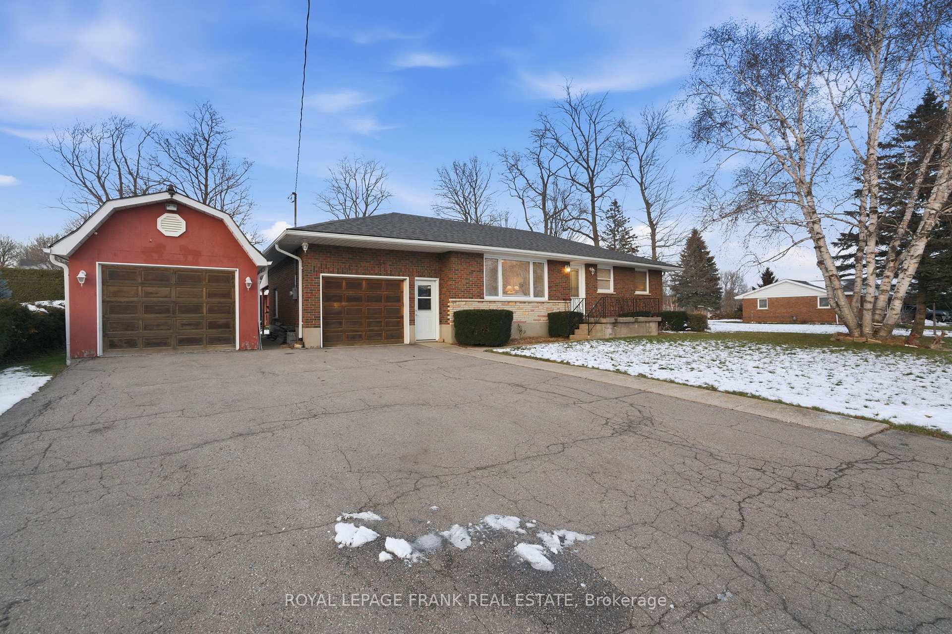 Photo 2 of 32 Jones Avenue, Clarington, Rural Clarington — HOMEH
