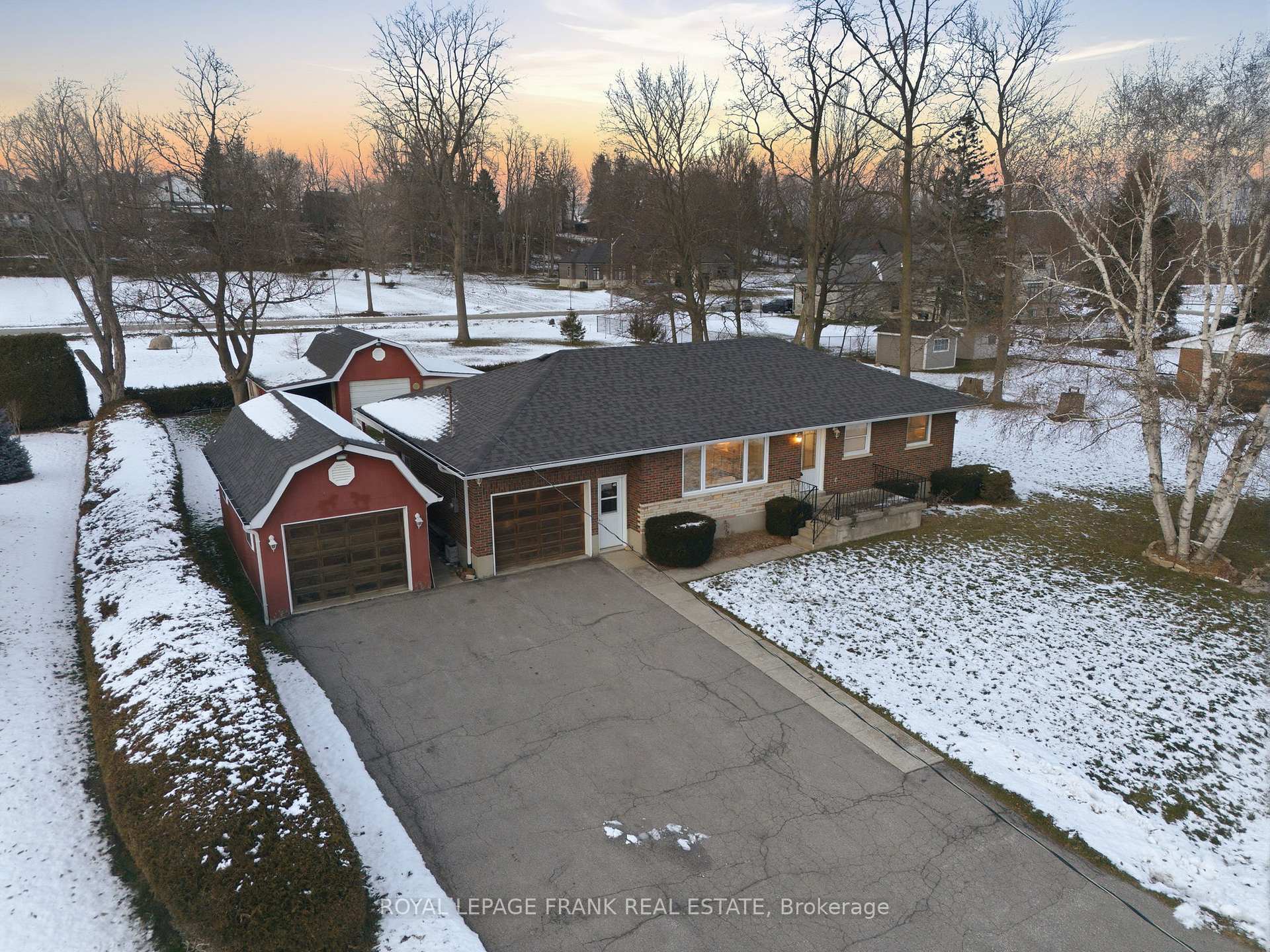 Photo 3 of 32 Jones Avenue, Clarington, Rural Clarington — HOMEH