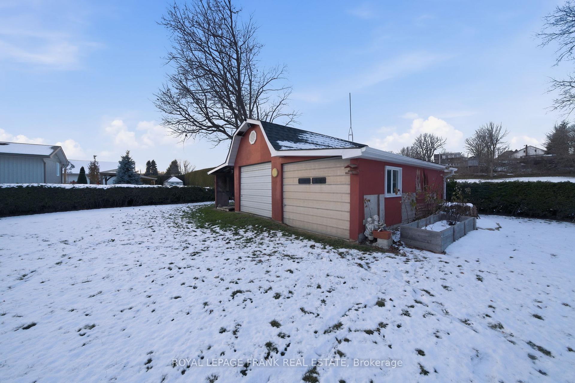 Photo 27 of 32 Jones Avenue, Clarington, Rural Clarington — HOMEH