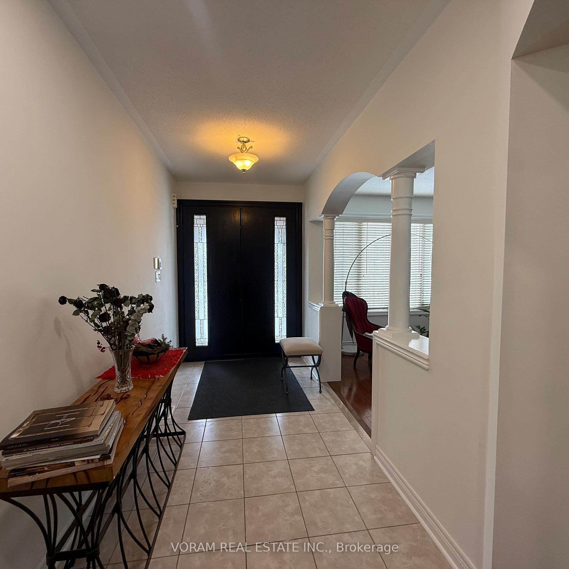 Photo 3 of 5 Dunegrass Way, Brampton, Bram East — HOMEH