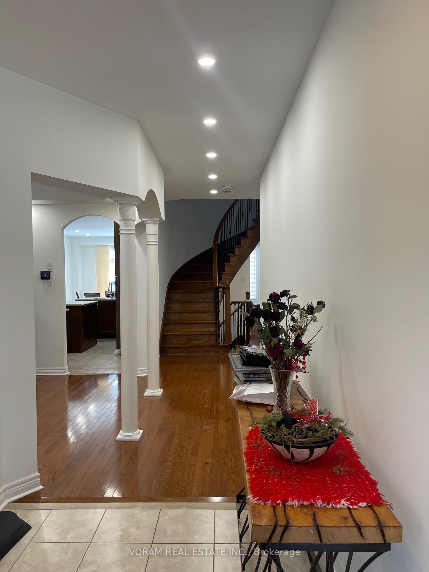 Photo 4 of 5 Dunegrass Way, Brampton, Bram East — HOMEH