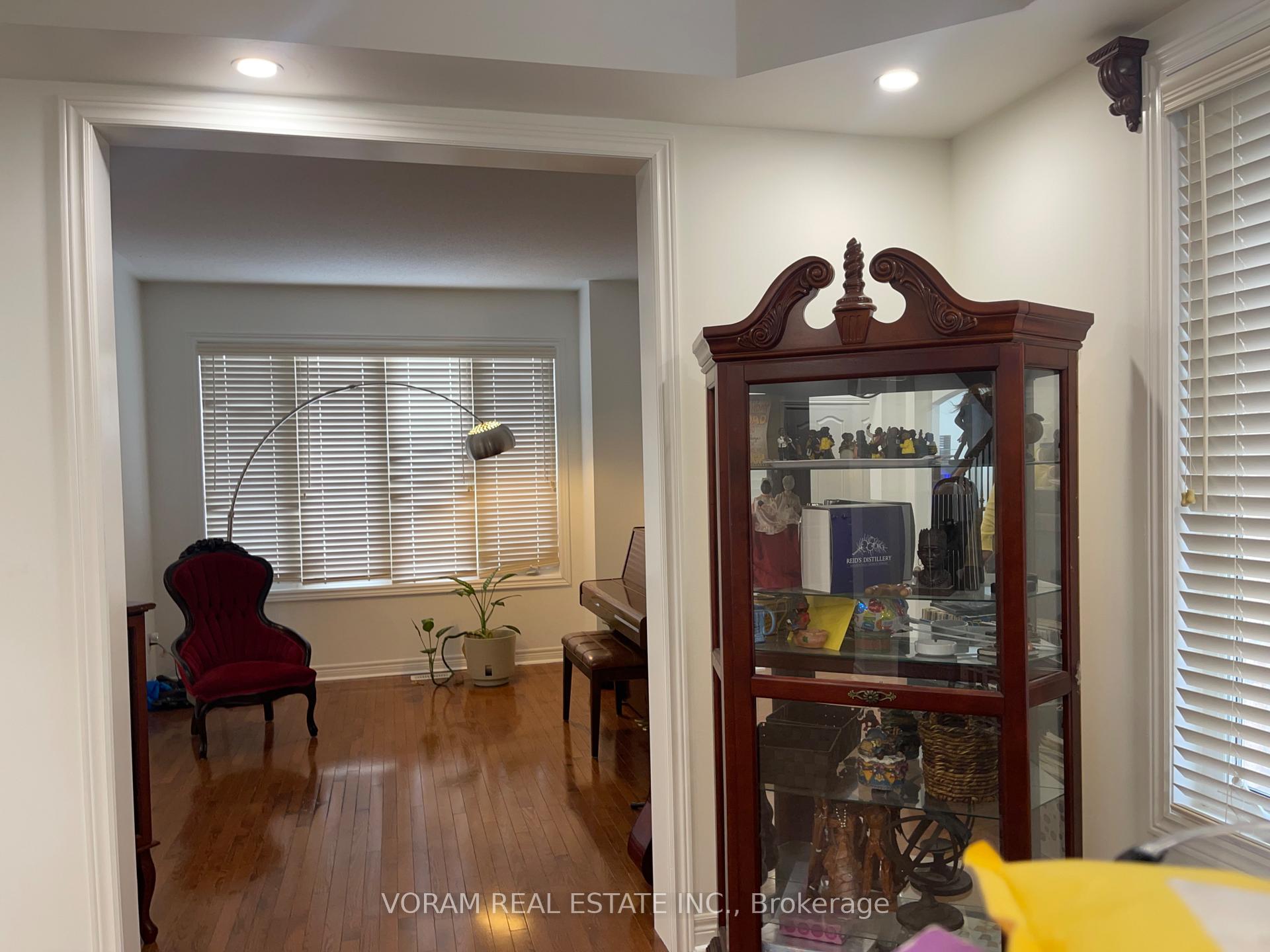 Photo 6 of 5 Dunegrass Way, Brampton, Bram East — HOMEH