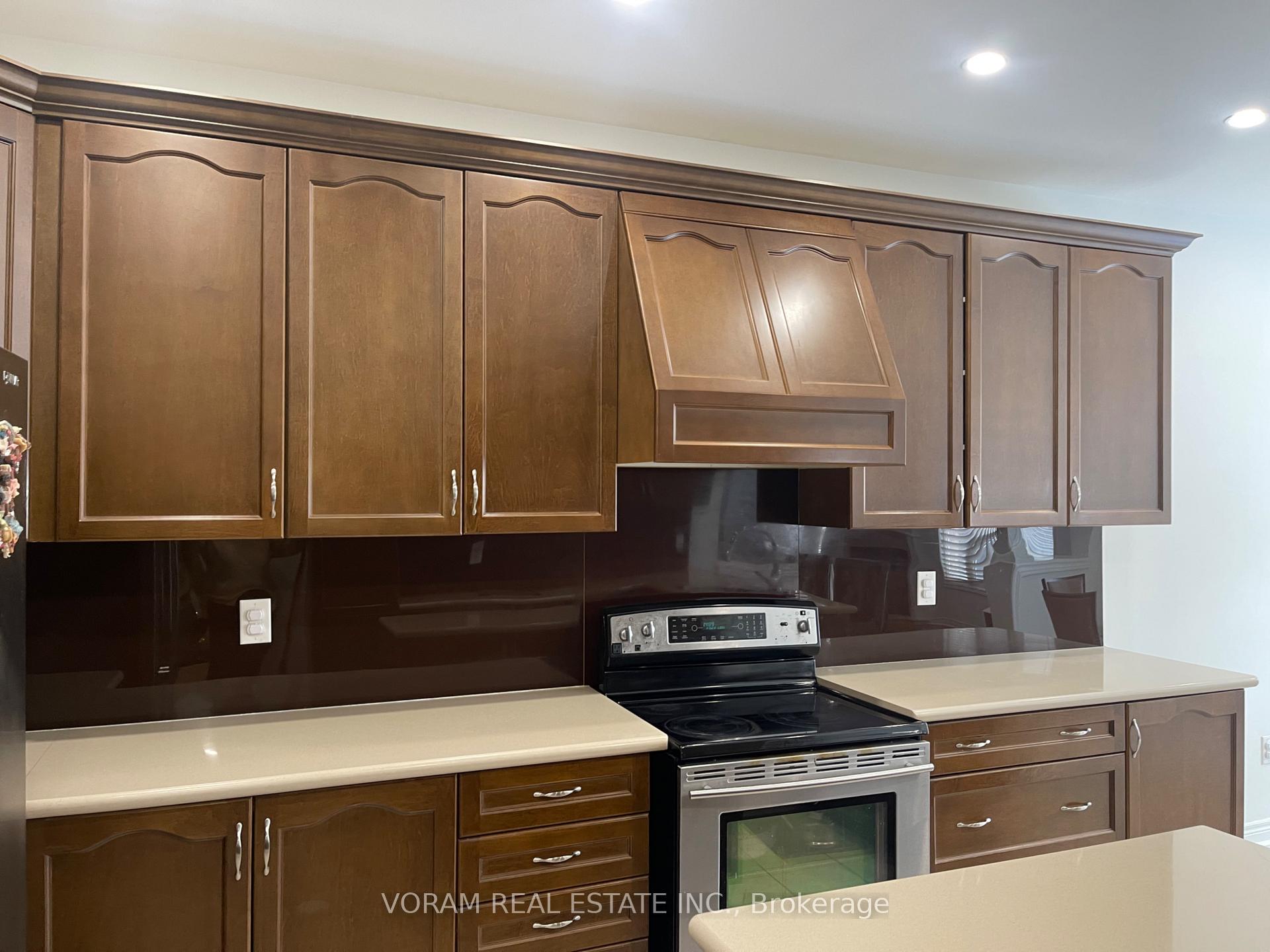 Photo 8 of 5 Dunegrass Way, Brampton, Bram East — HOMEH