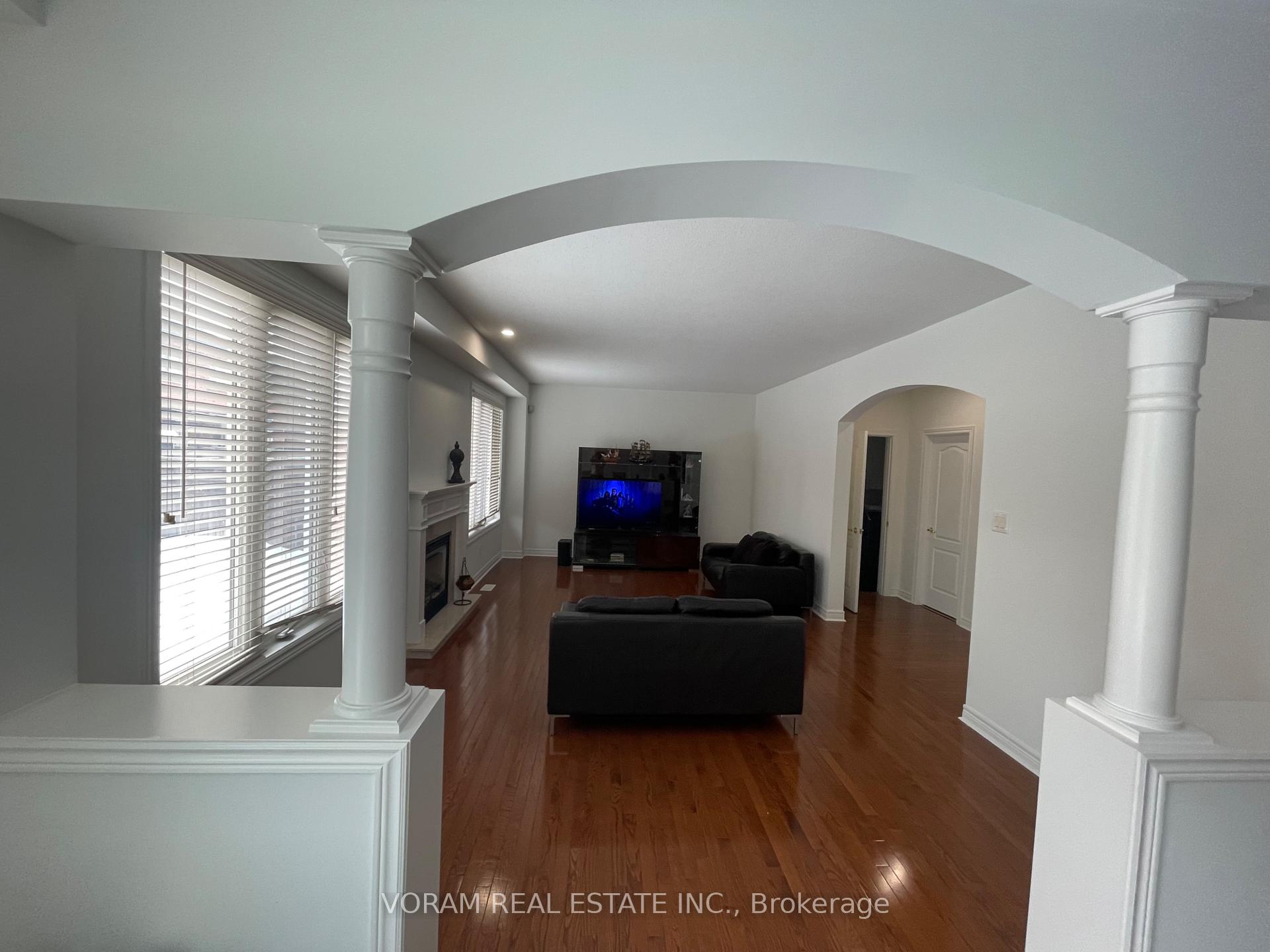 Photo 11 of 5 Dunegrass Way, Brampton, Bram East — HOMEH