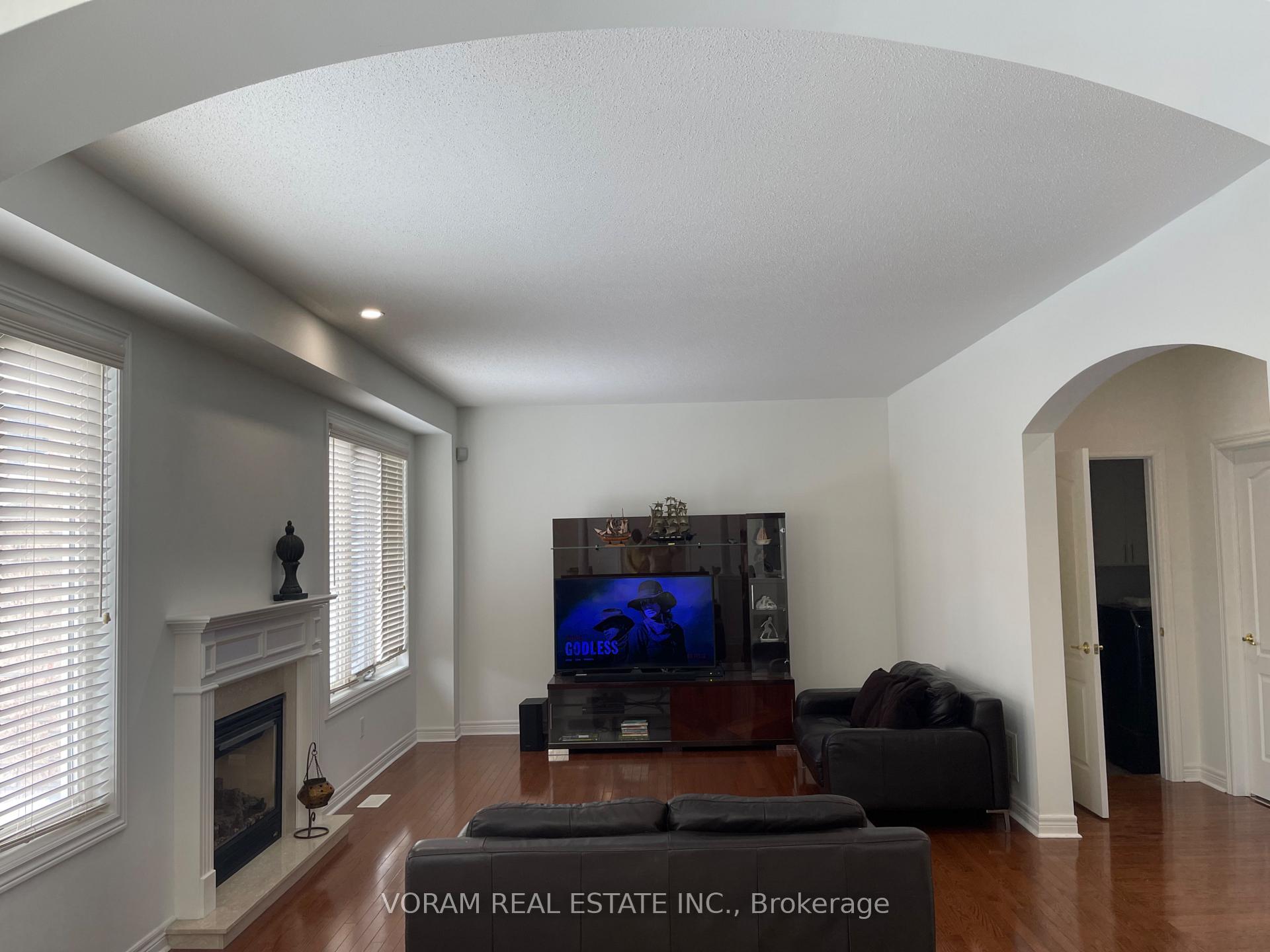 Photo 12 of 5 Dunegrass Way, Brampton, Bram East — HOMEH
