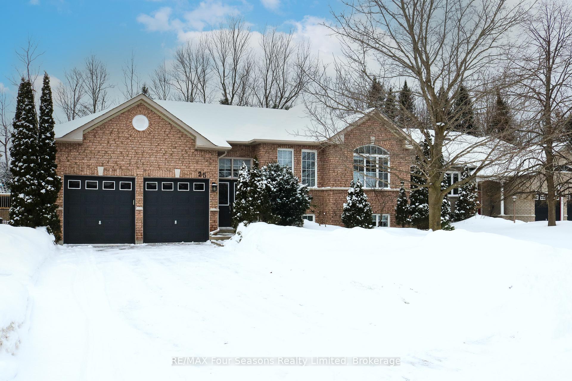 Photo 1 of 25 Silversands Crescent, Wasaga Beach — HOMEH