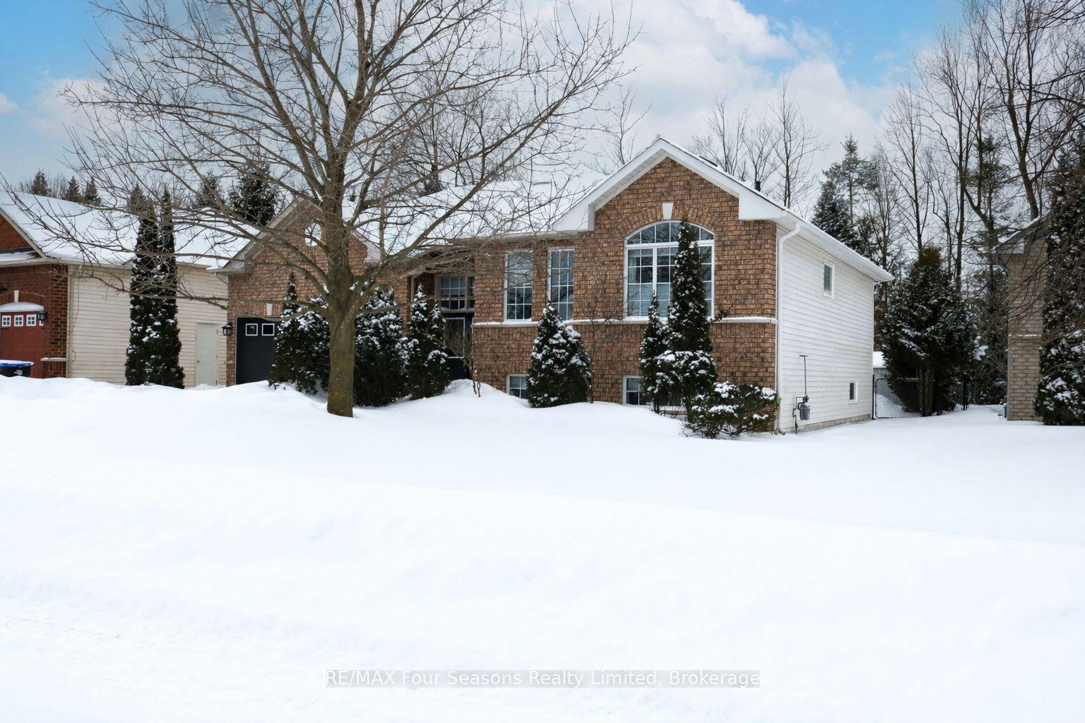 Photo 3 of 25 Silversands Crescent, Wasaga Beach — HOMEH