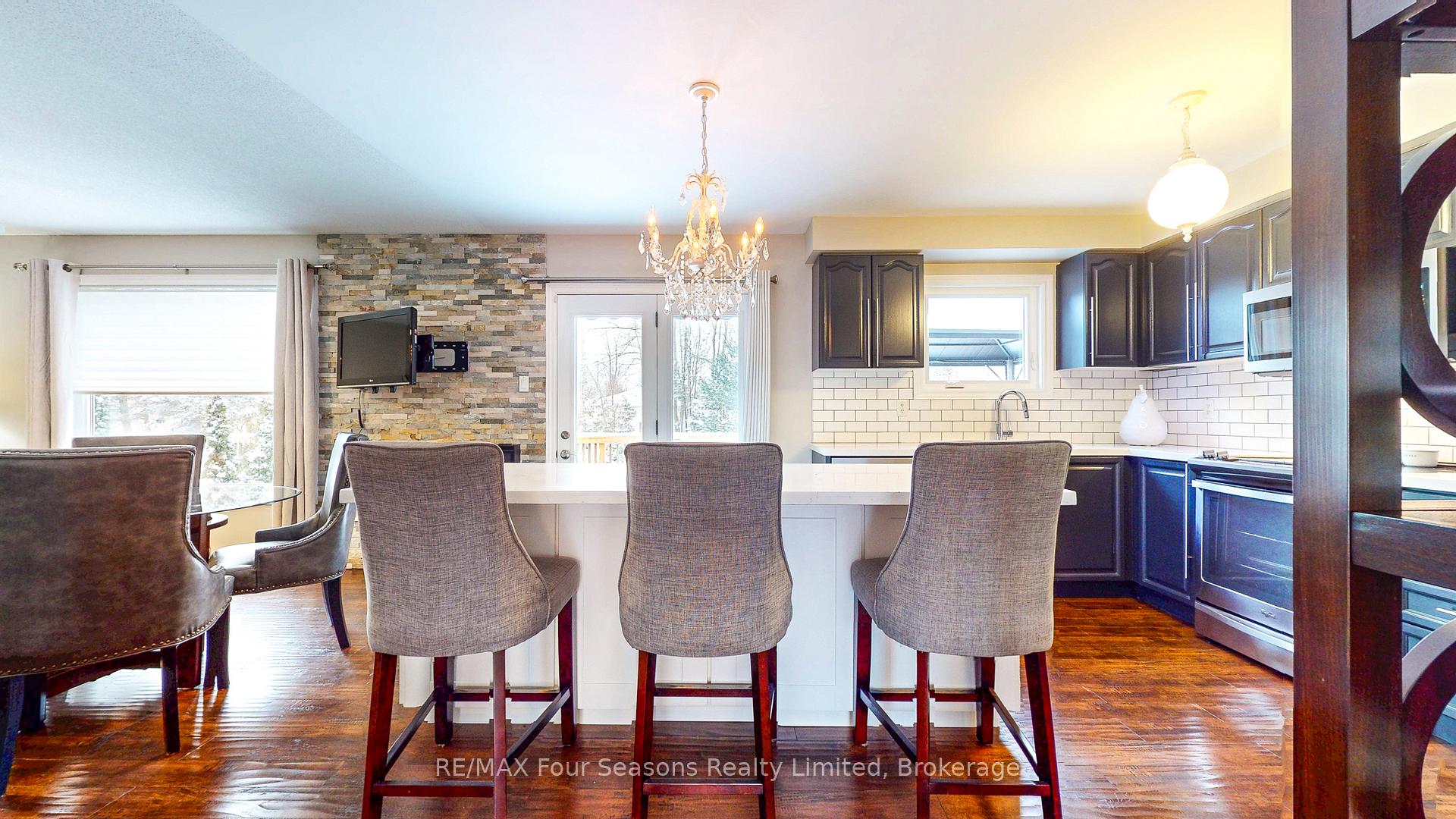 Photo 6 of 25 Silversands Crescent, Wasaga Beach — HOMEH