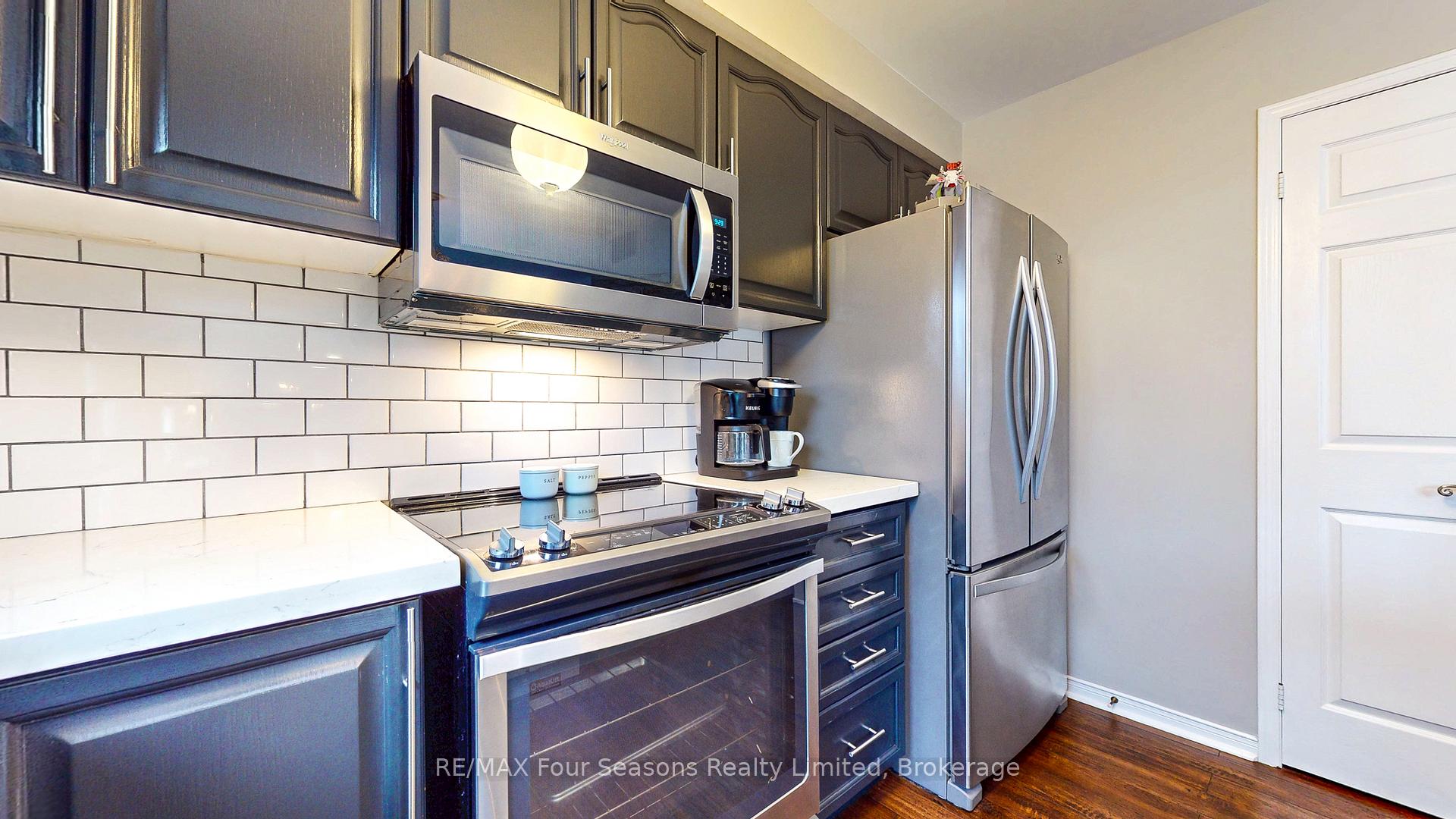 Photo 8 of 25 Silversands Crescent, Wasaga Beach — HOMEH