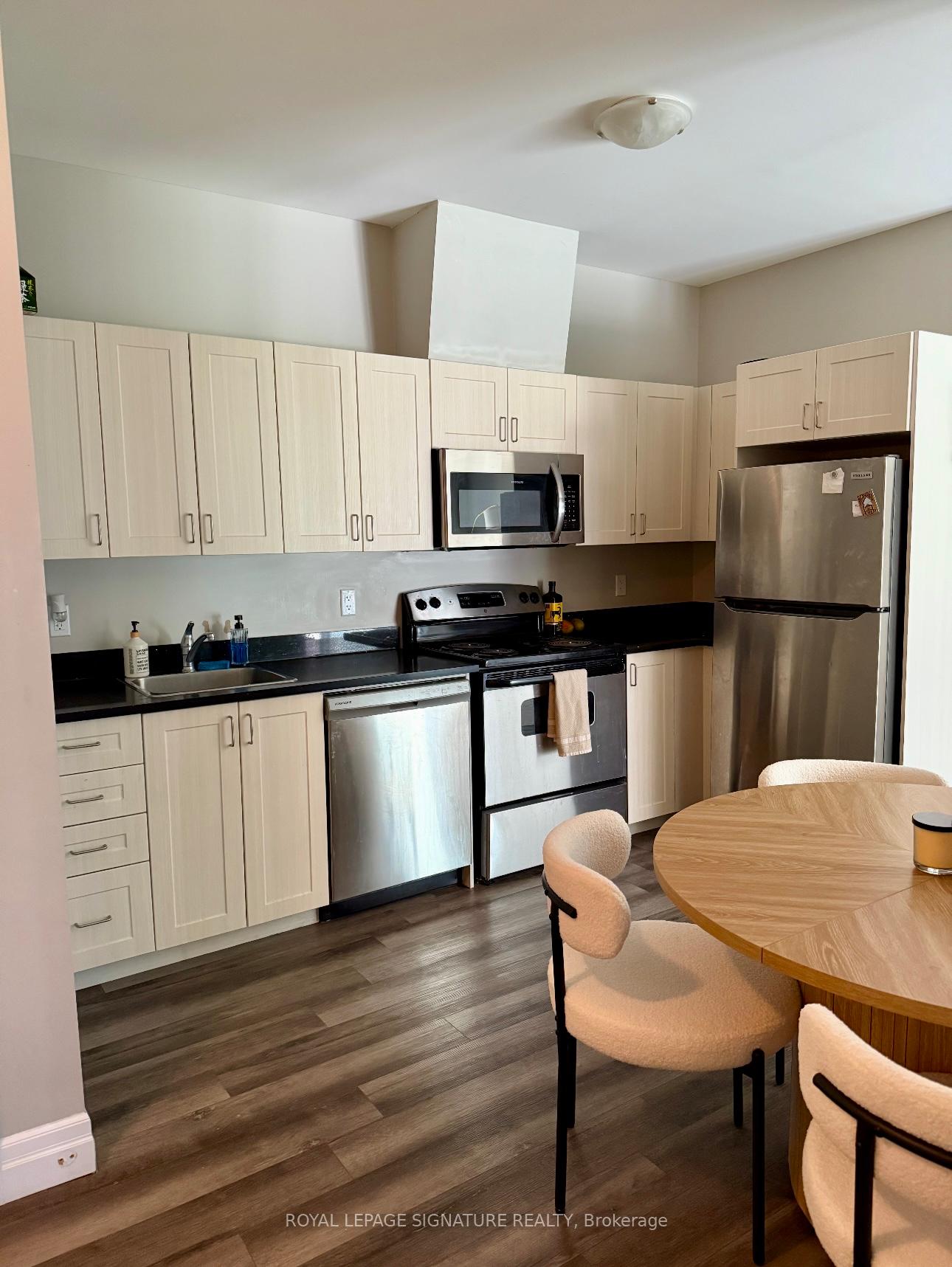 Photo 4 of Unit 218, 501 Frontenac Street, Kingston, East of Sir John A. Blvd — HOMEH