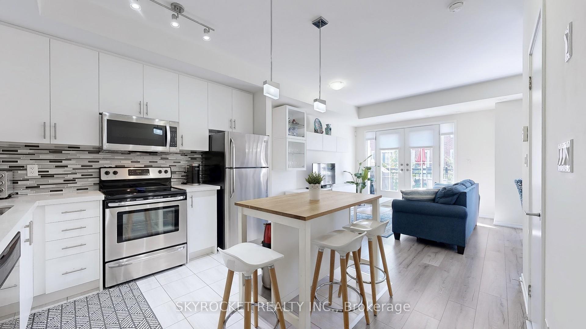 Photo 5 of Unit B18, 26 Bruce Street, Vaughan, East Woodbridge — HOMEH