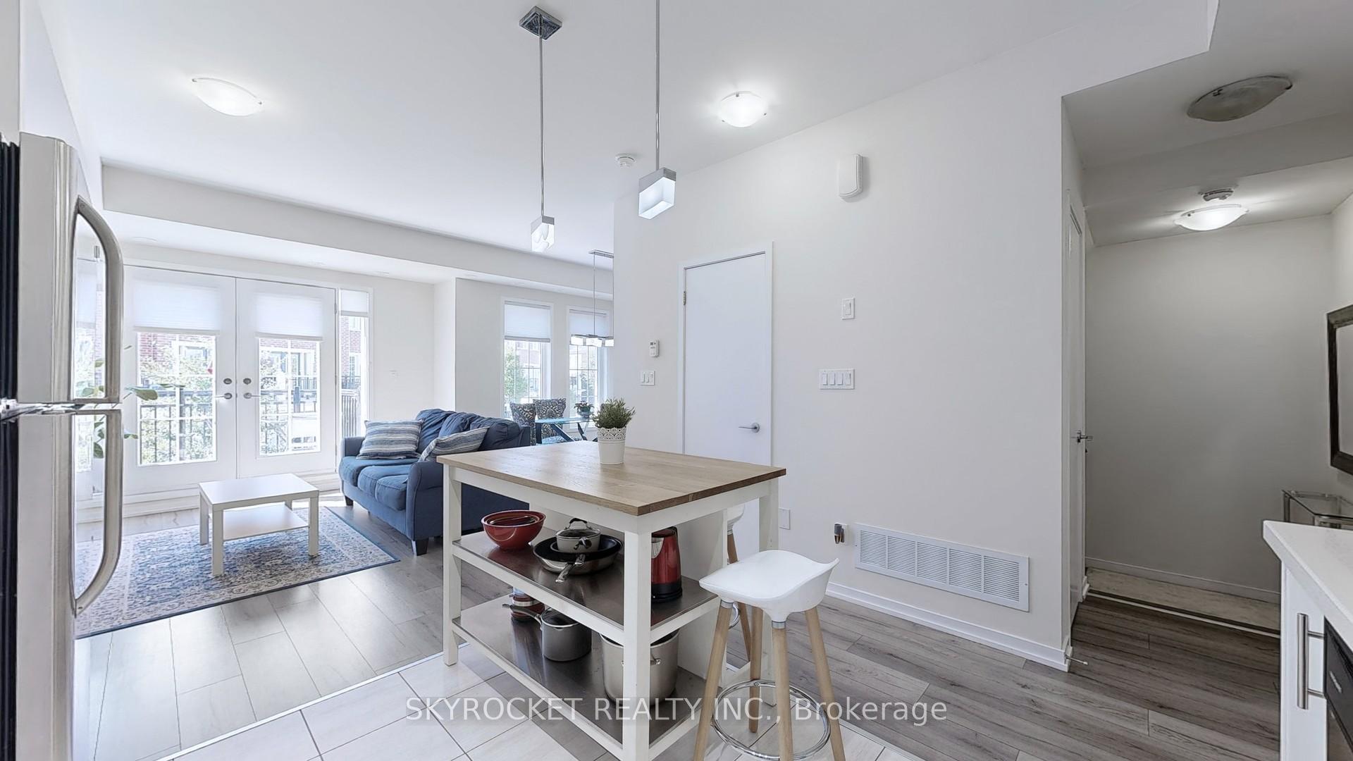 Photo 6 of Unit B18, 26 Bruce Street, Vaughan, East Woodbridge — HOMEH