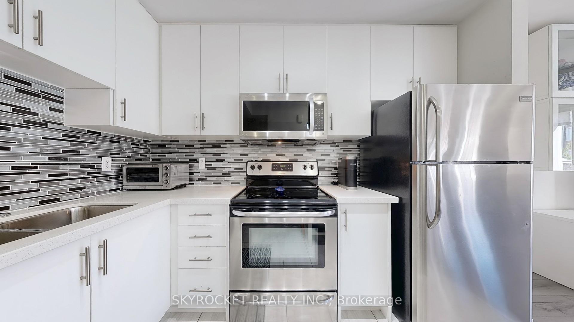 Photo 8 of Unit B18, 26 Bruce Street, Vaughan, East Woodbridge — HOMEH