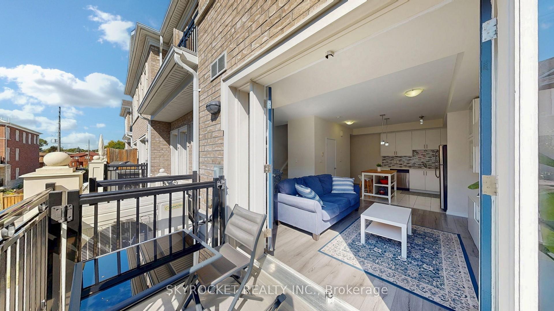 Photo 16 of Unit B18, 26 Bruce Street, Vaughan, East Woodbridge — HOMEH