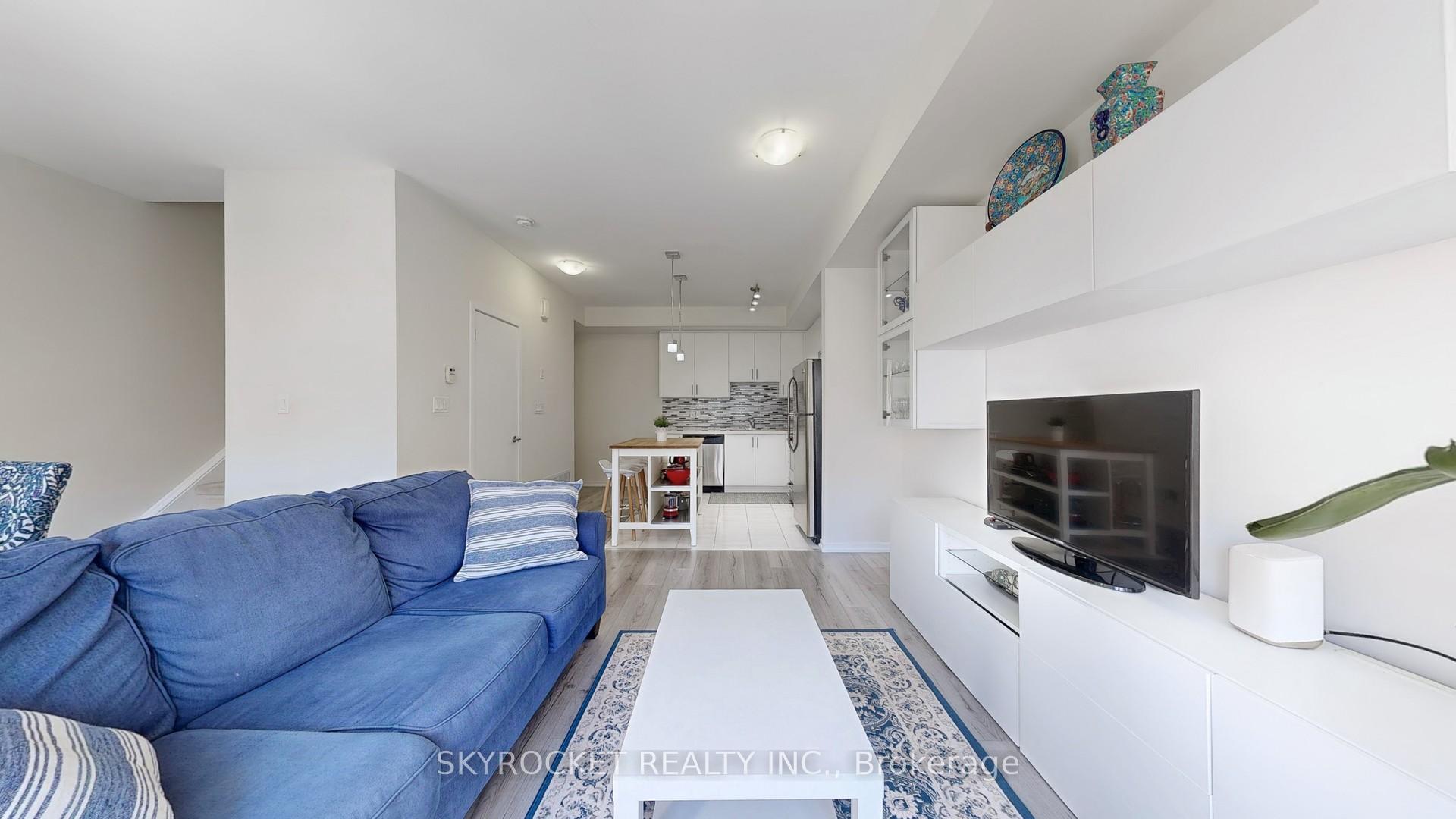 Photo 17 of Unit B18, 26 Bruce Street, Vaughan, East Woodbridge — HOMEH