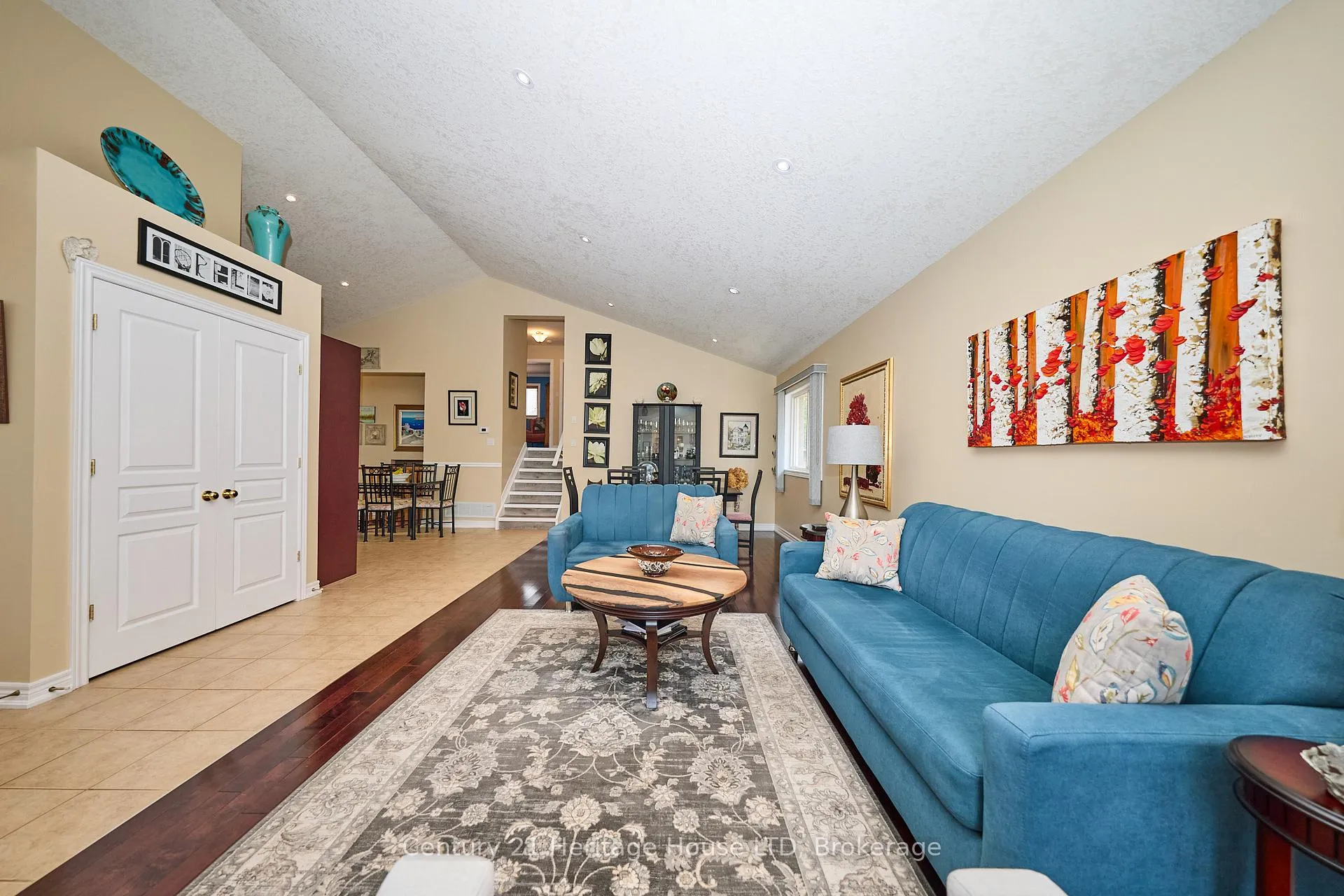 Photo 8 of 222 Dorchester Drive, Grimsby, Grimsby East — HOMEH