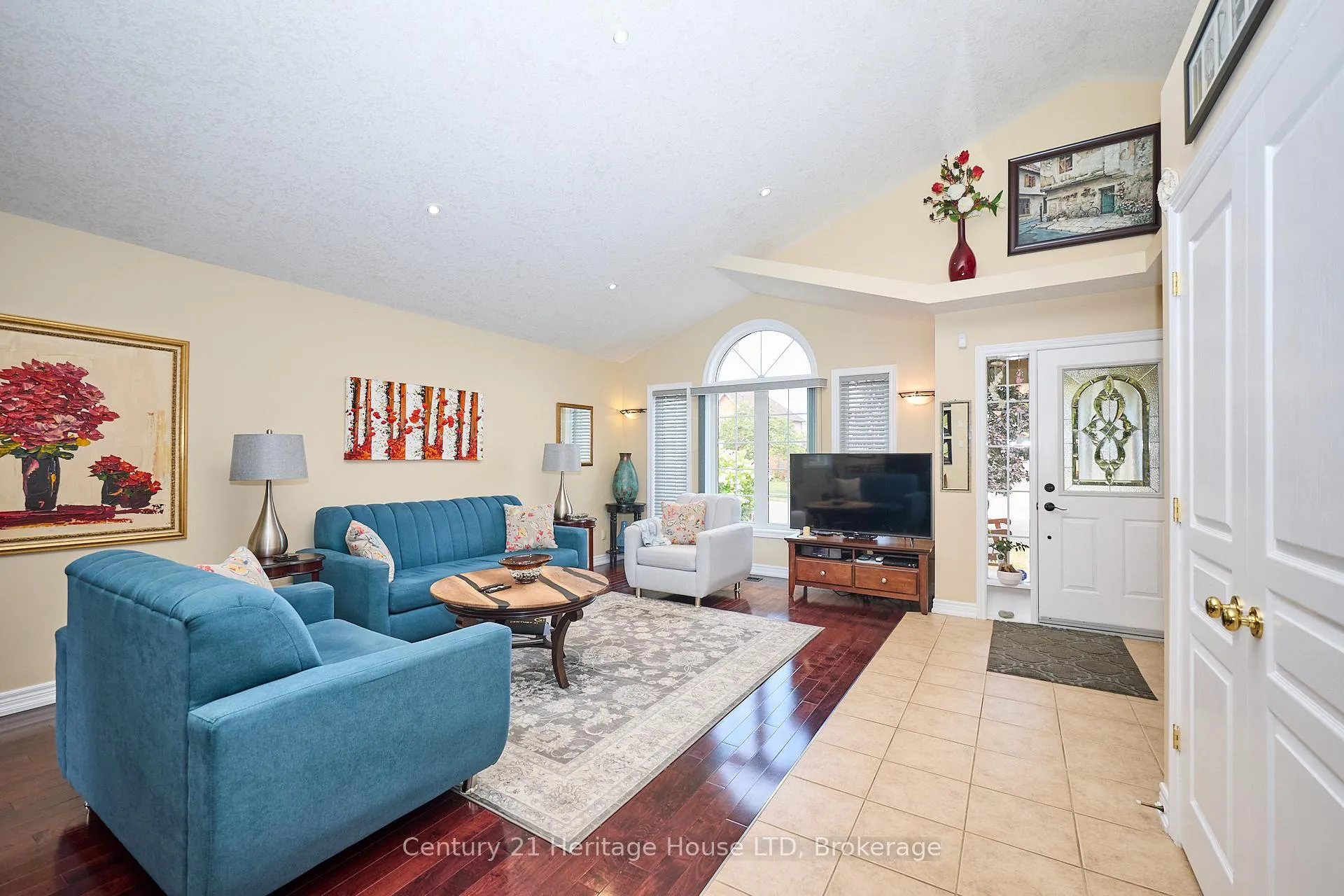 Photo 10 of 222 Dorchester Drive, Grimsby, Grimsby East — HOMEH