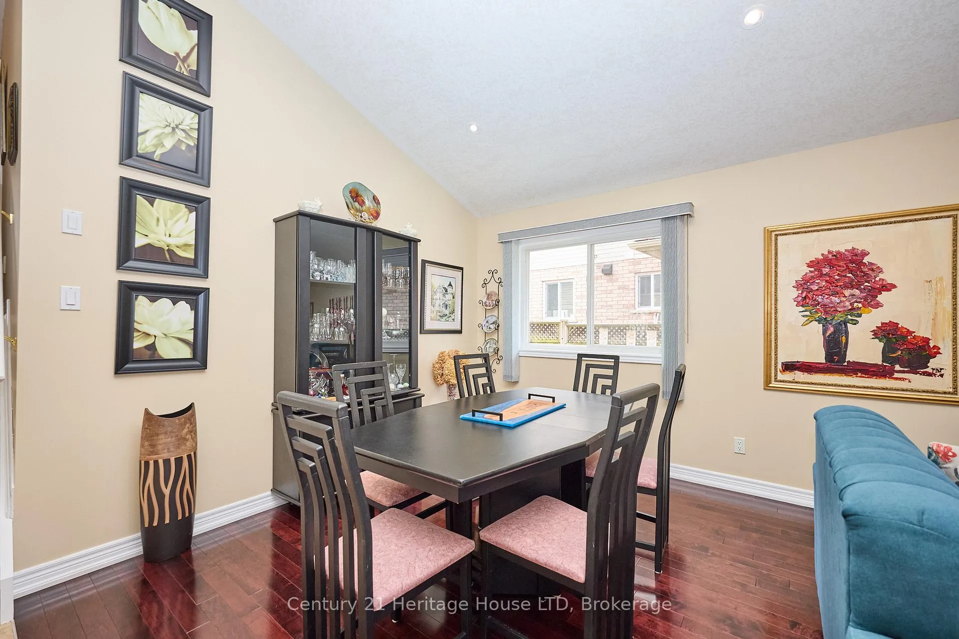 Photo 12 of 222 Dorchester Drive, Grimsby, Grimsby East — HOMEH
