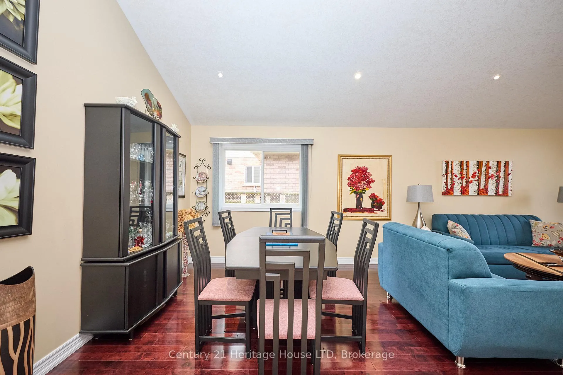 Photo 13 of 222 Dorchester Drive, Grimsby, Grimsby East — HOMEH