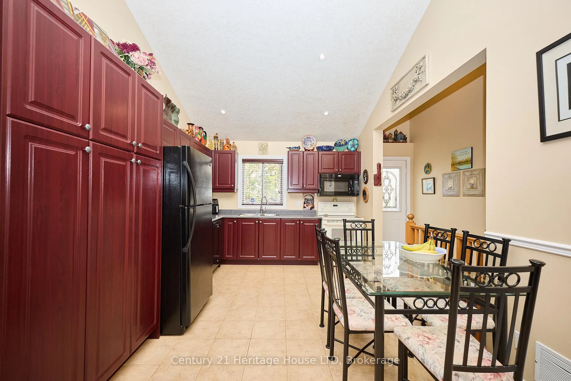Photo 15 of 222 Dorchester Drive, Grimsby, Grimsby East — HOMEH