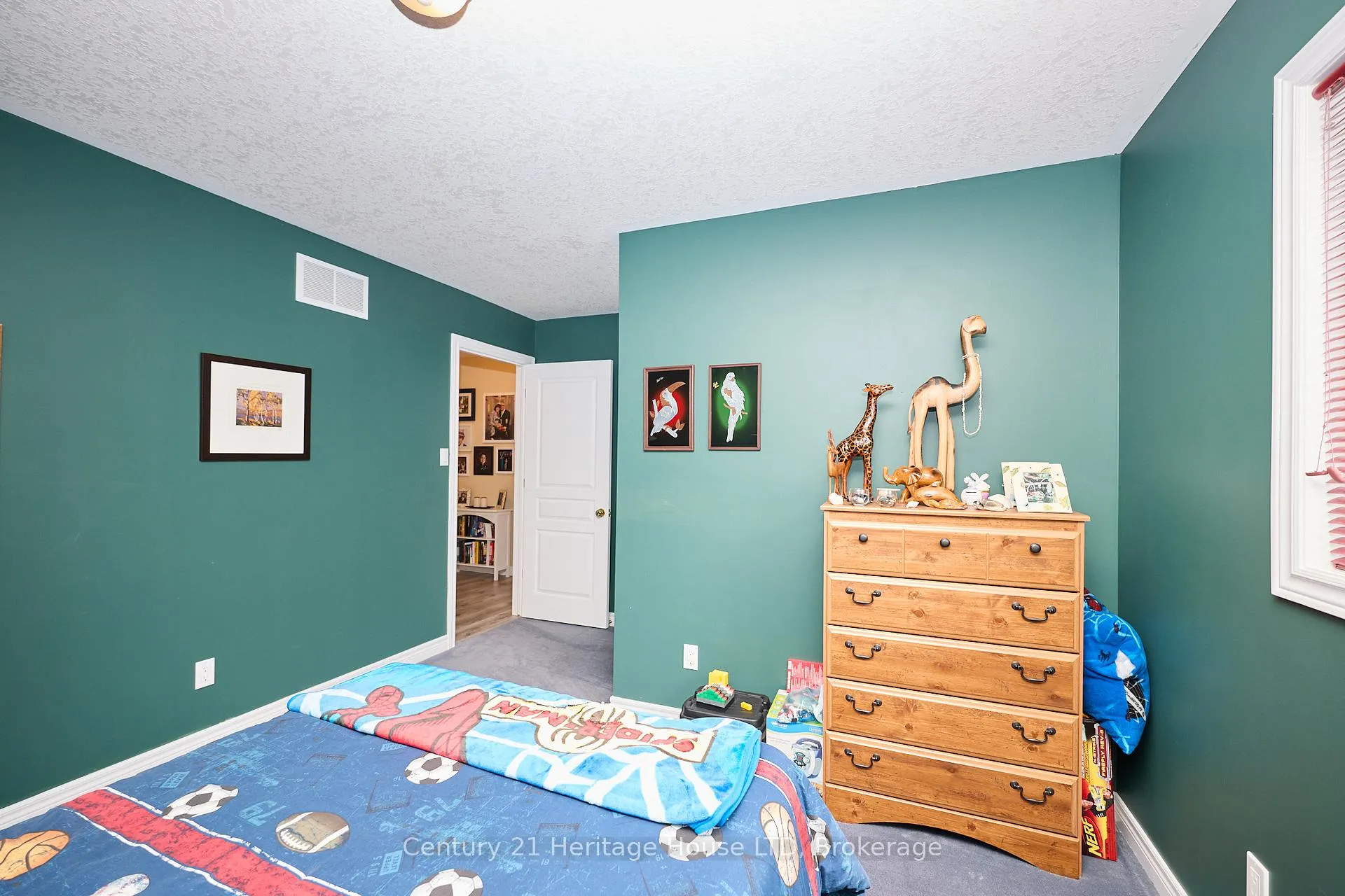 Photo 18 of 222 Dorchester Drive, Grimsby, Grimsby East — HOMEH