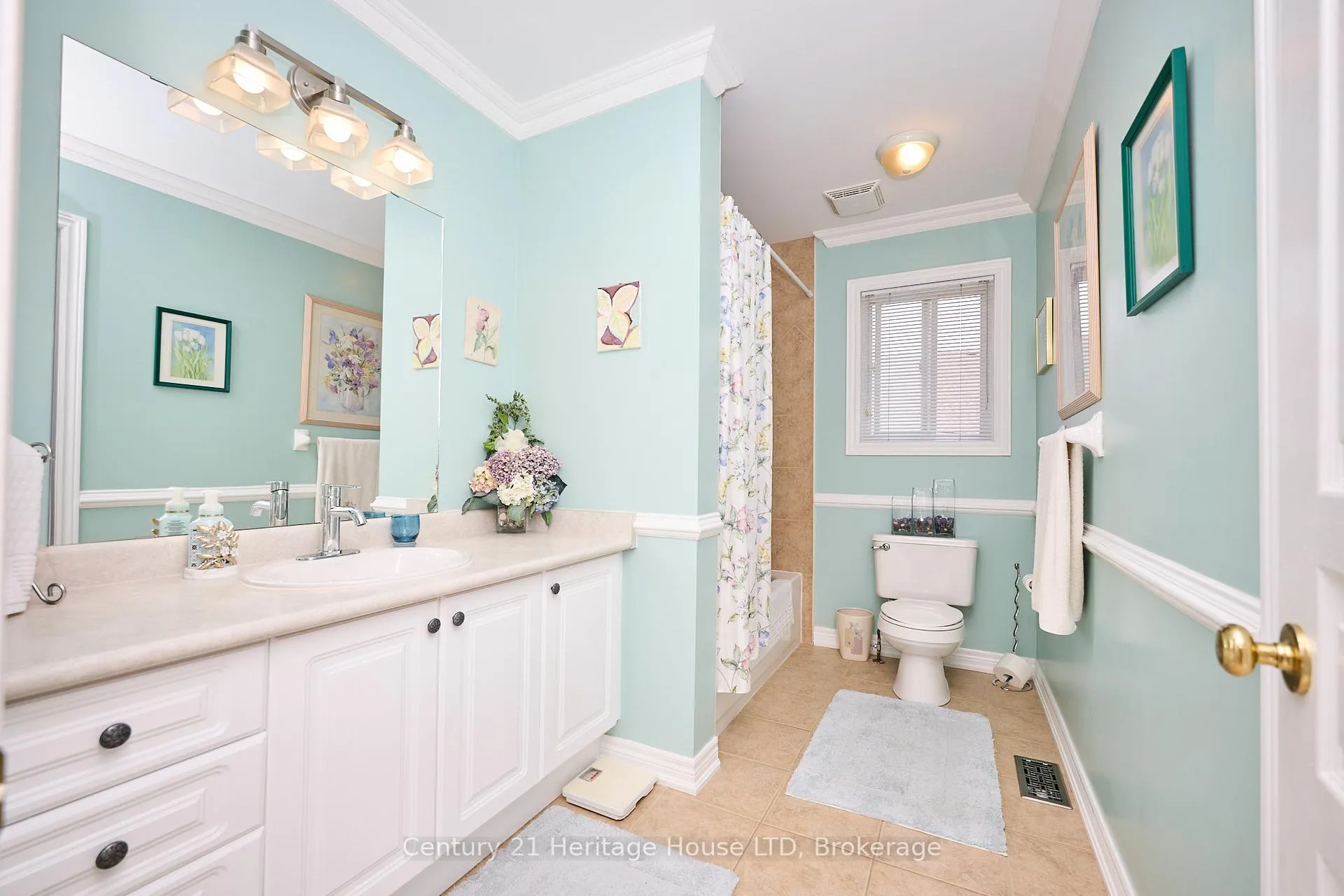 Photo 21 of 222 Dorchester Drive, Grimsby, Grimsby East — HOMEH