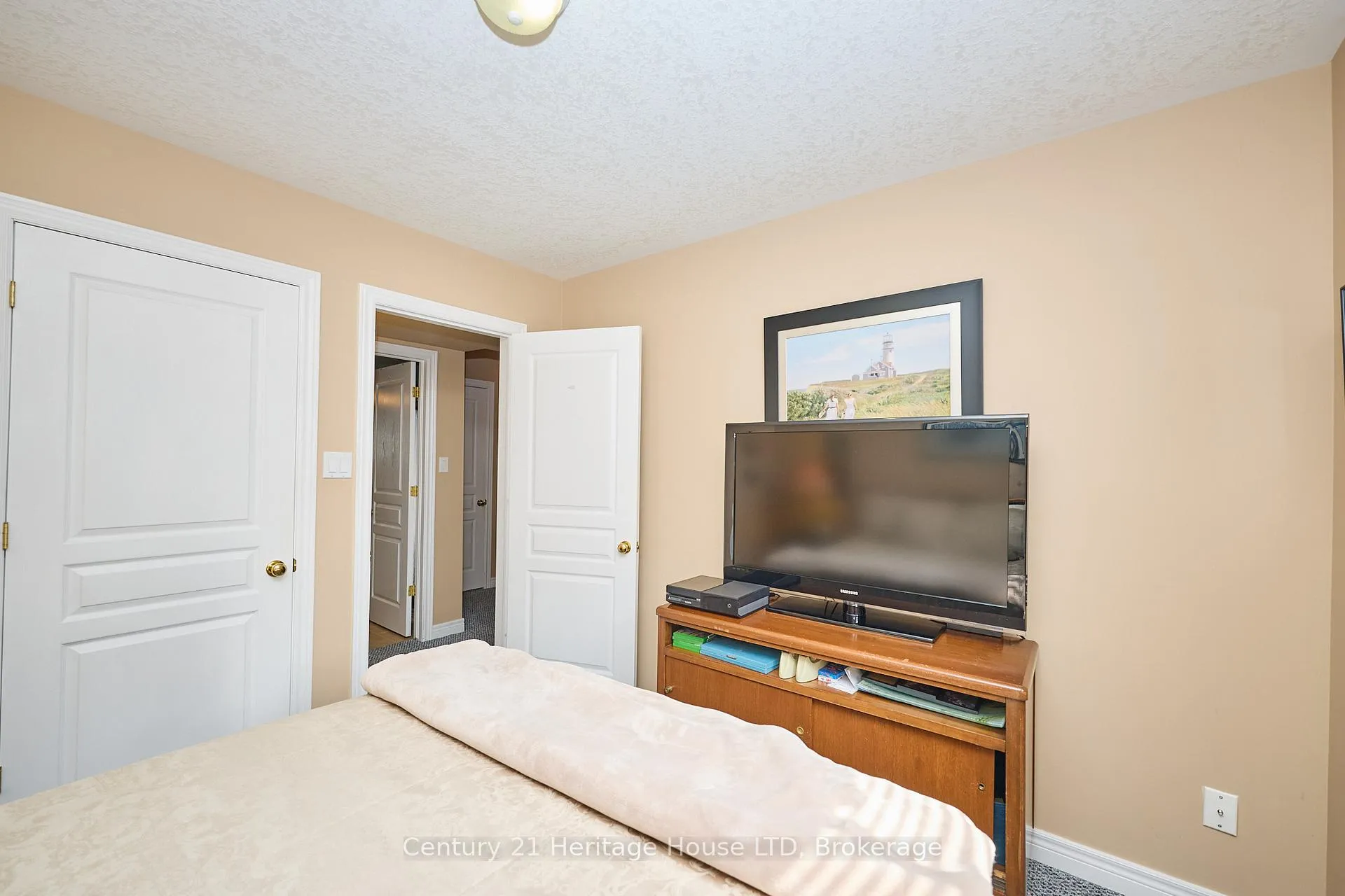 Photo 26 of 222 Dorchester Drive, Grimsby, Grimsby East — HOMEH