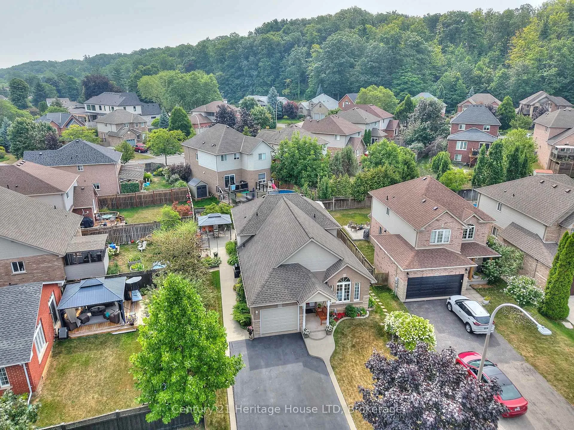 Photo 29 of 222 Dorchester Drive, Grimsby, Grimsby East — HOMEH