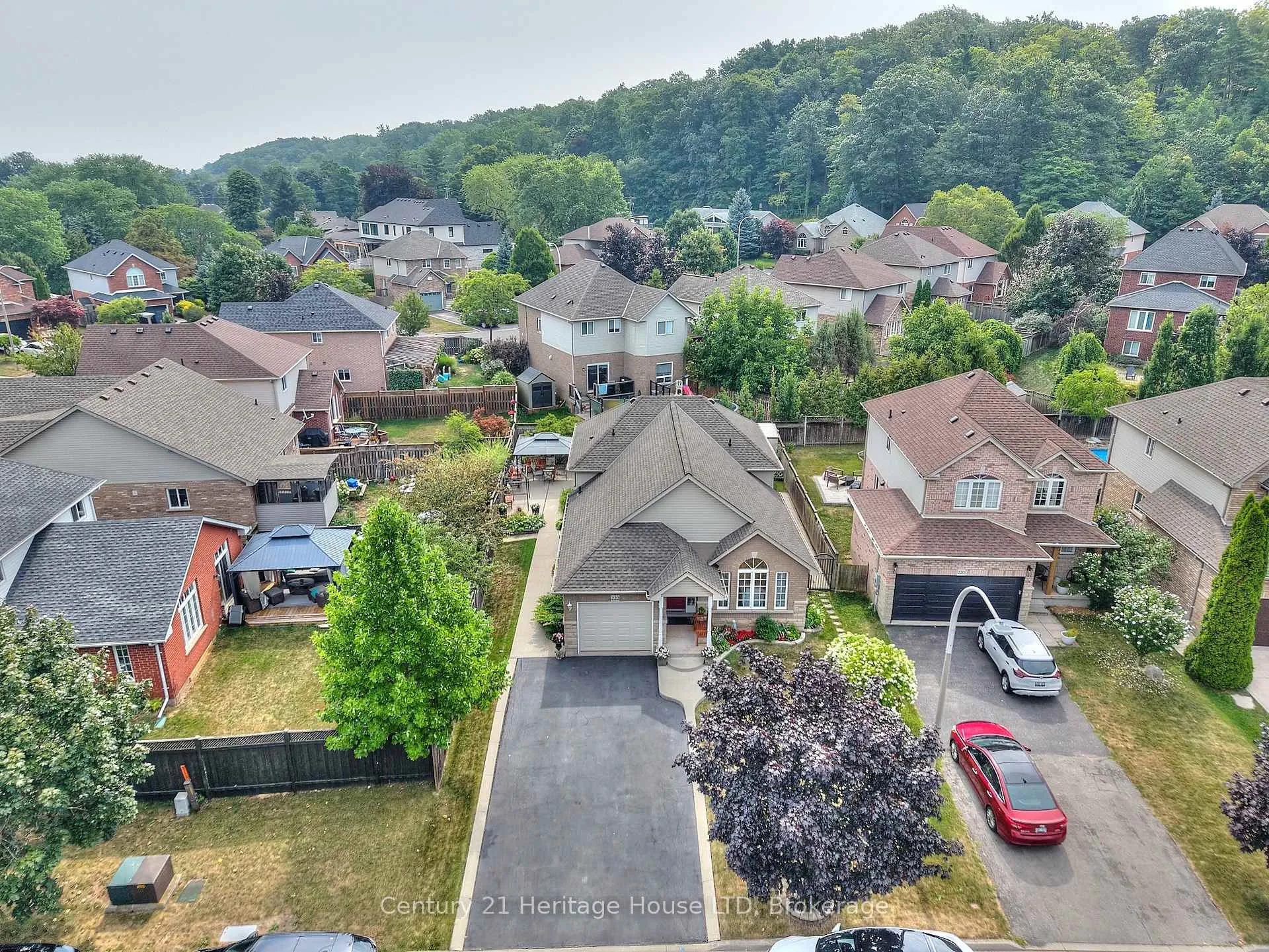 Photo 30 of 222 Dorchester Drive, Grimsby, Grimsby East — HOMEH